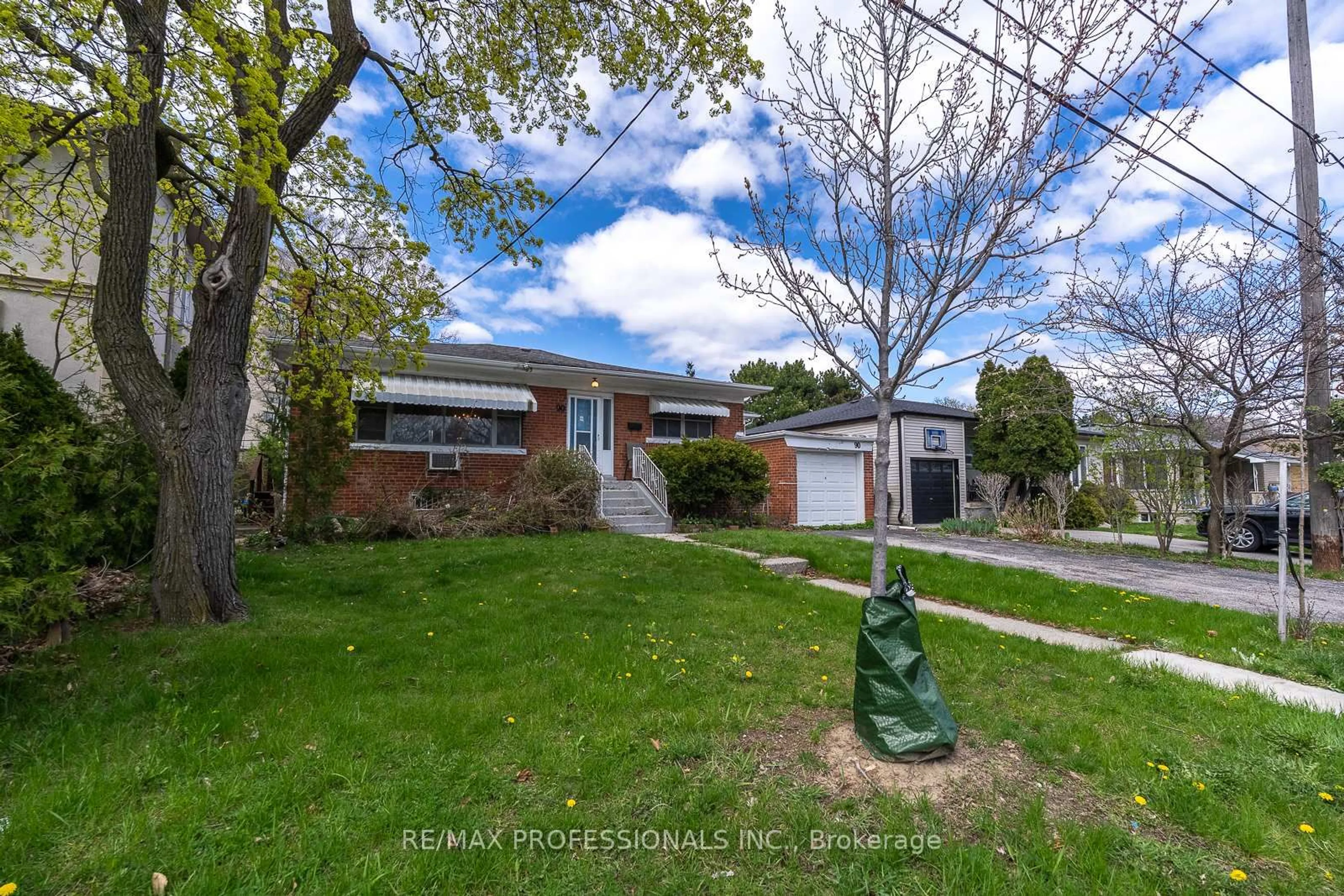 Unknown for 90 Baycrest Ave, Toronto Ontario M6A 1W3