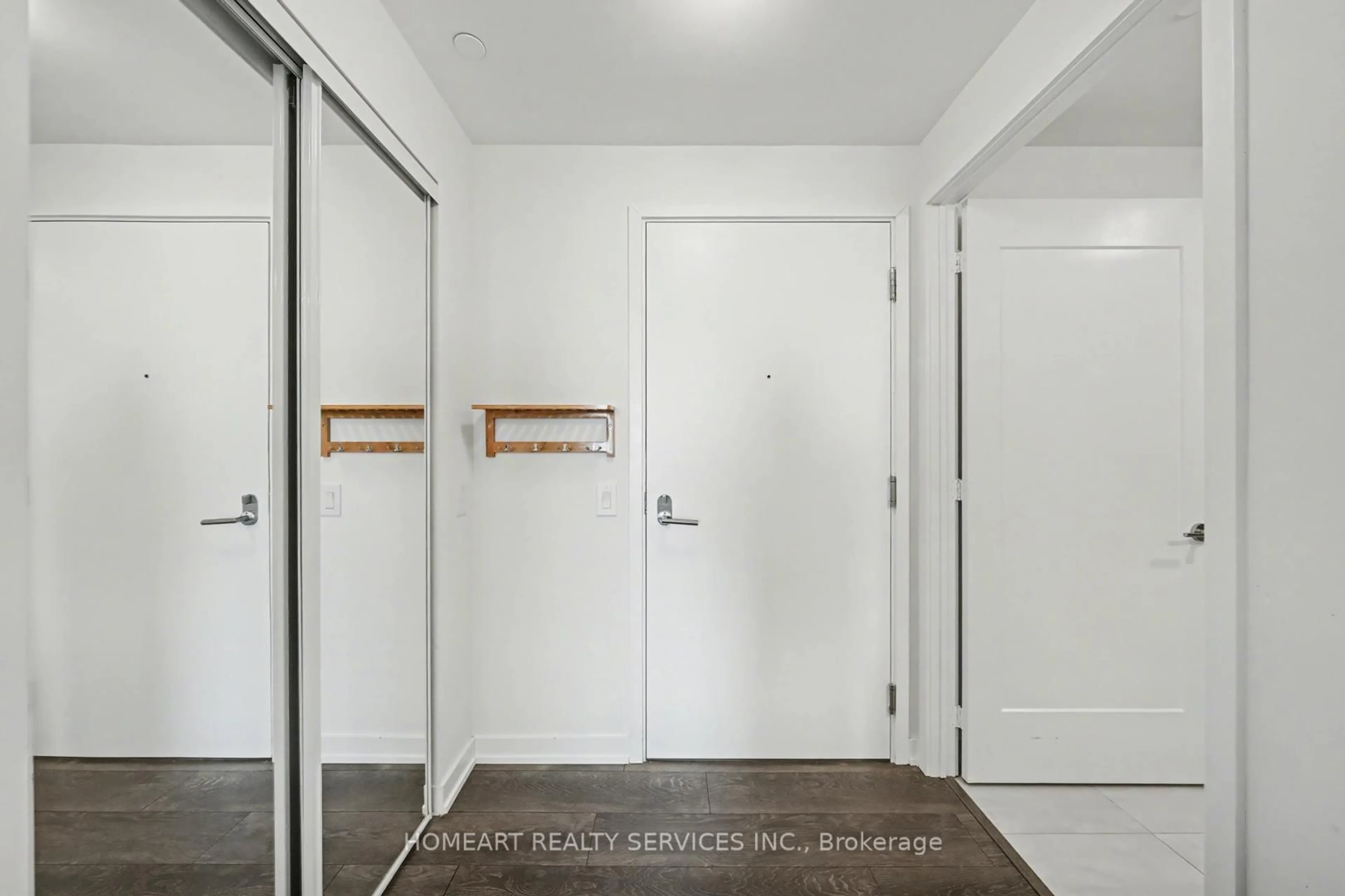 Indoor entryway for 28 Freeland St #3209, Toronto Ontario M5E 0E3