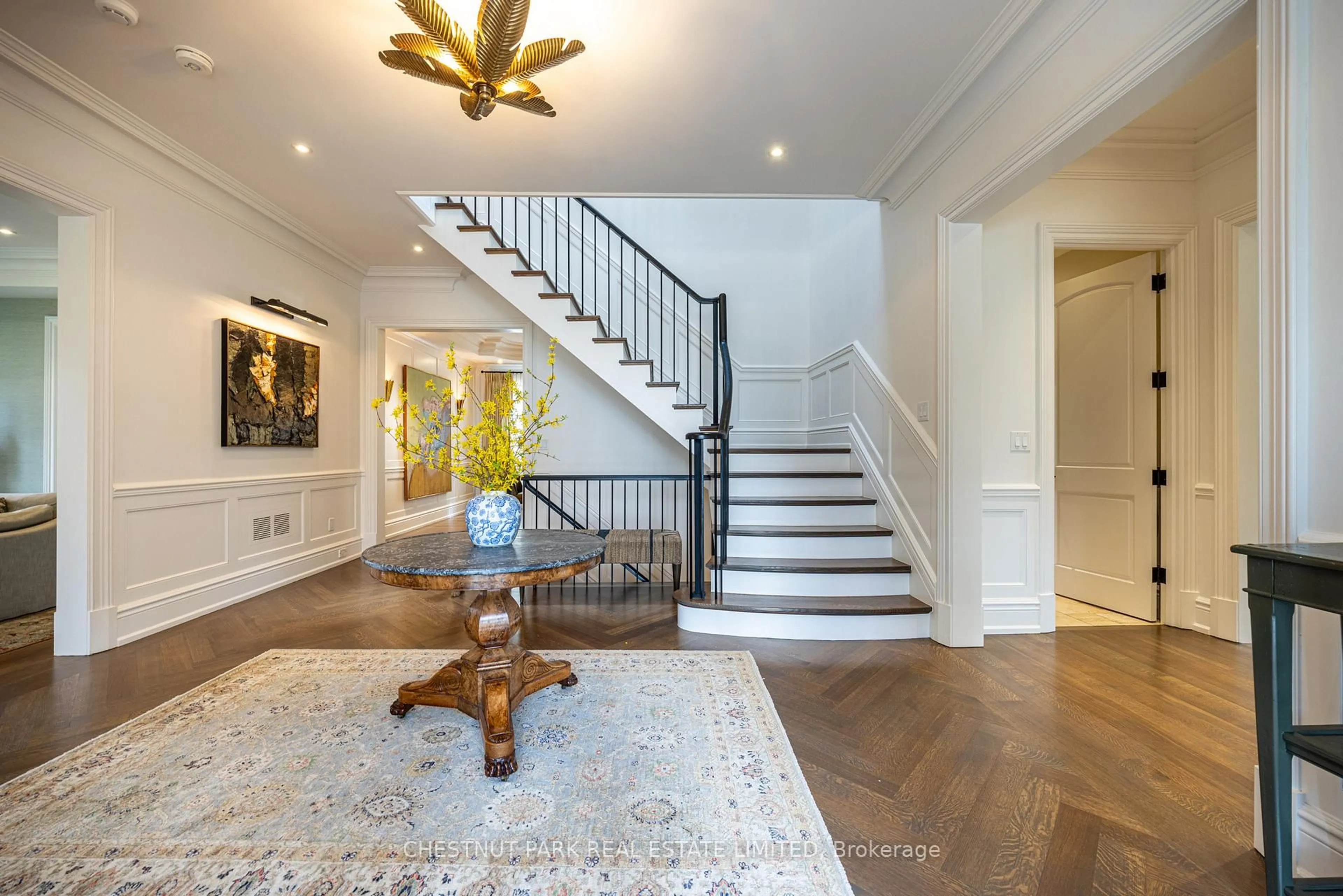 Indoor entryway for 151 Rochester Ave, Toronto Ontario M4N 1P2
