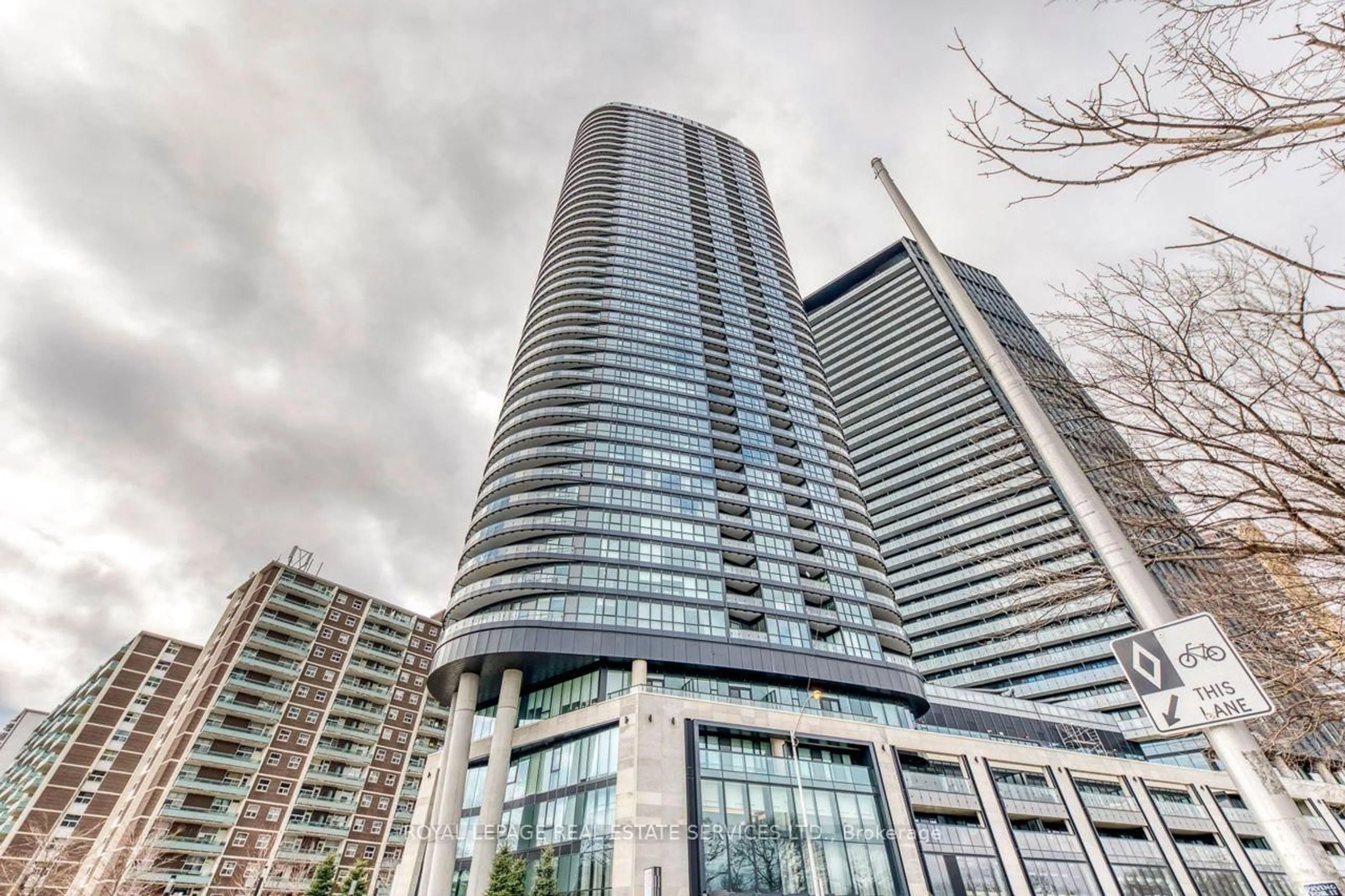 Unknown for 585 Bloor St #1320, Toronto Ontario M4W 0B3