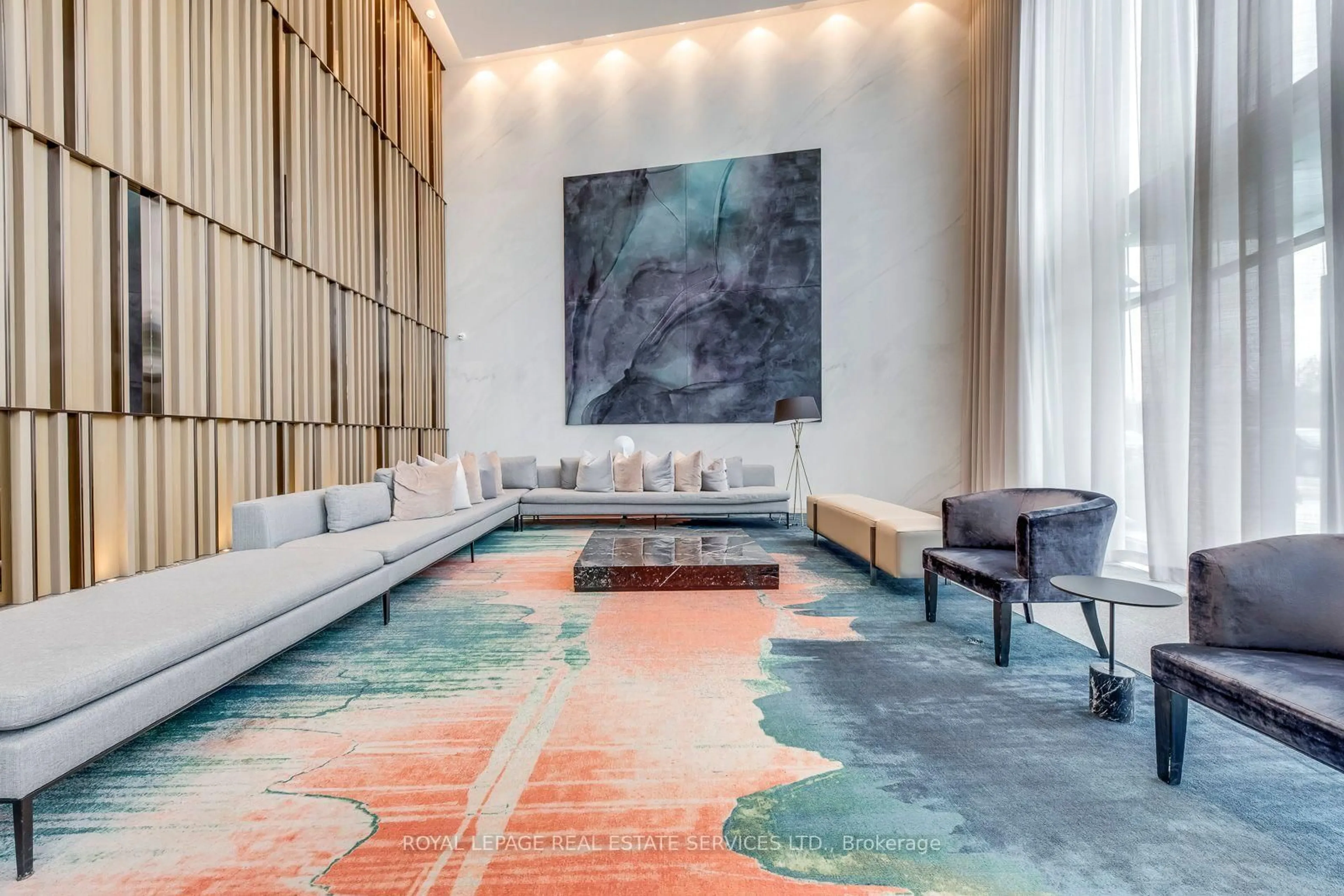 Lobby for 585 Bloor St #1320, Toronto Ontario M4W 0B3