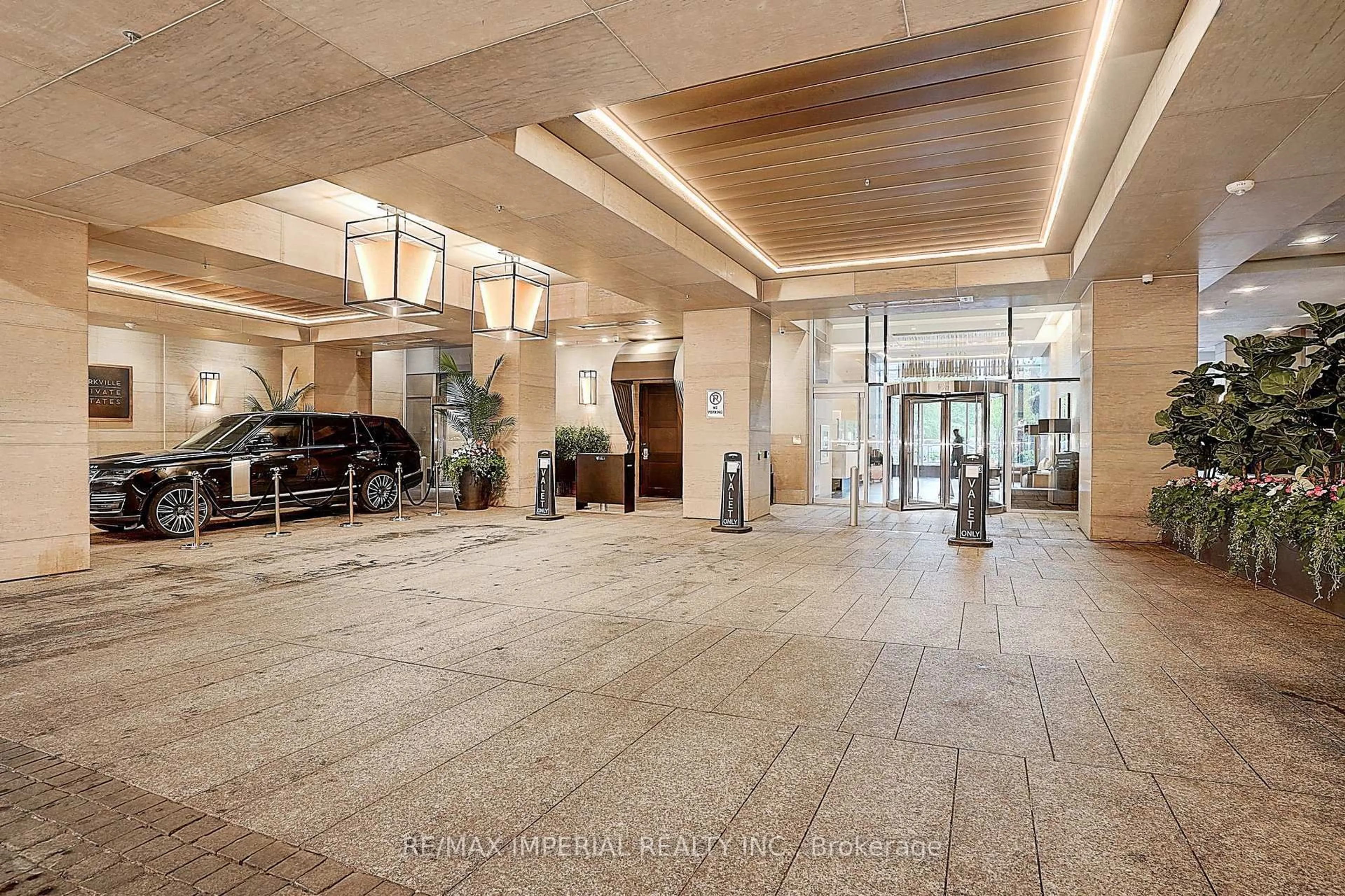 Lobby for 188 Cumberland St #2210, Toronto Ontario M5R 0B6