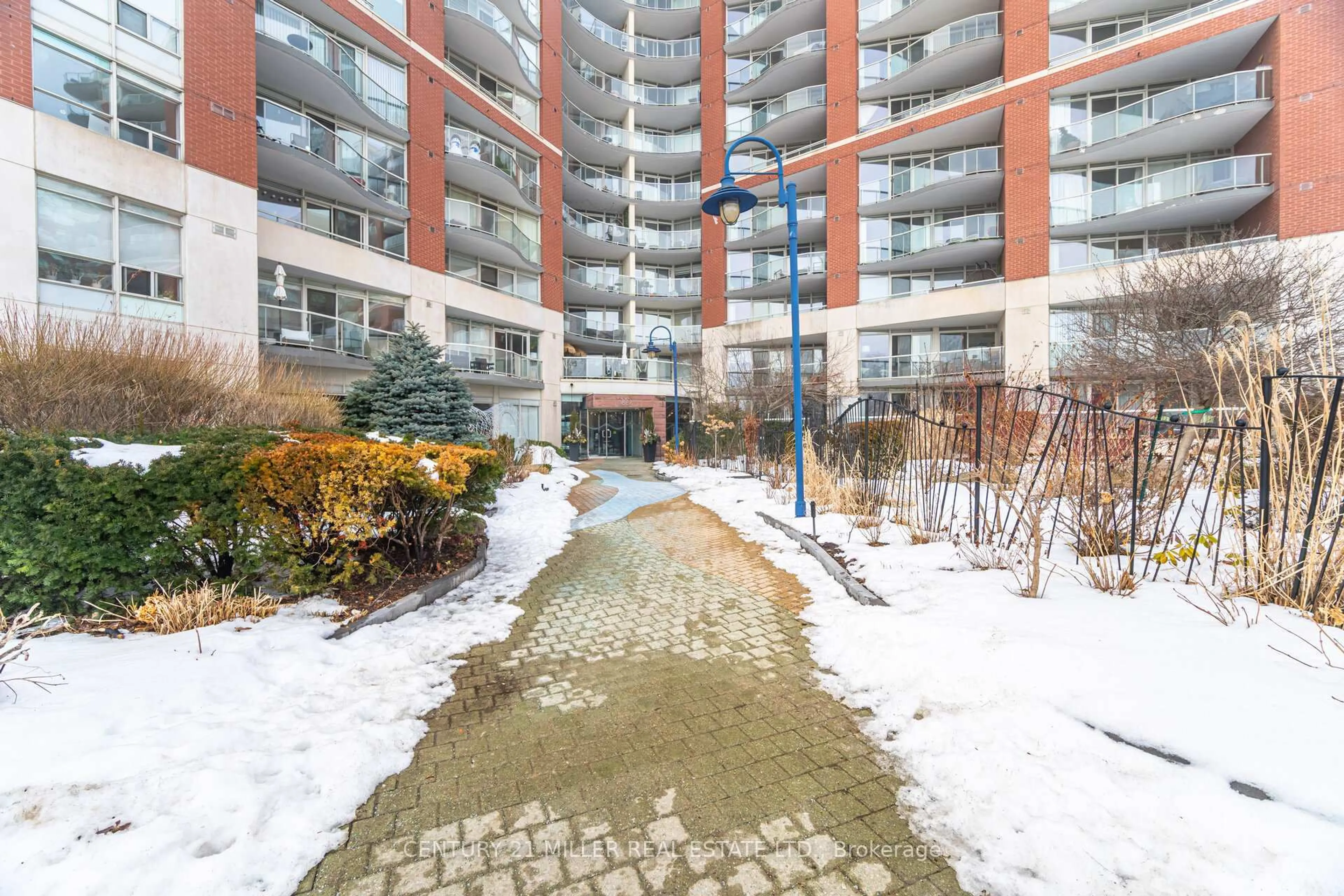 Unknown for 550 Queens Quay #318, Toronto Ontario M5V 3M8