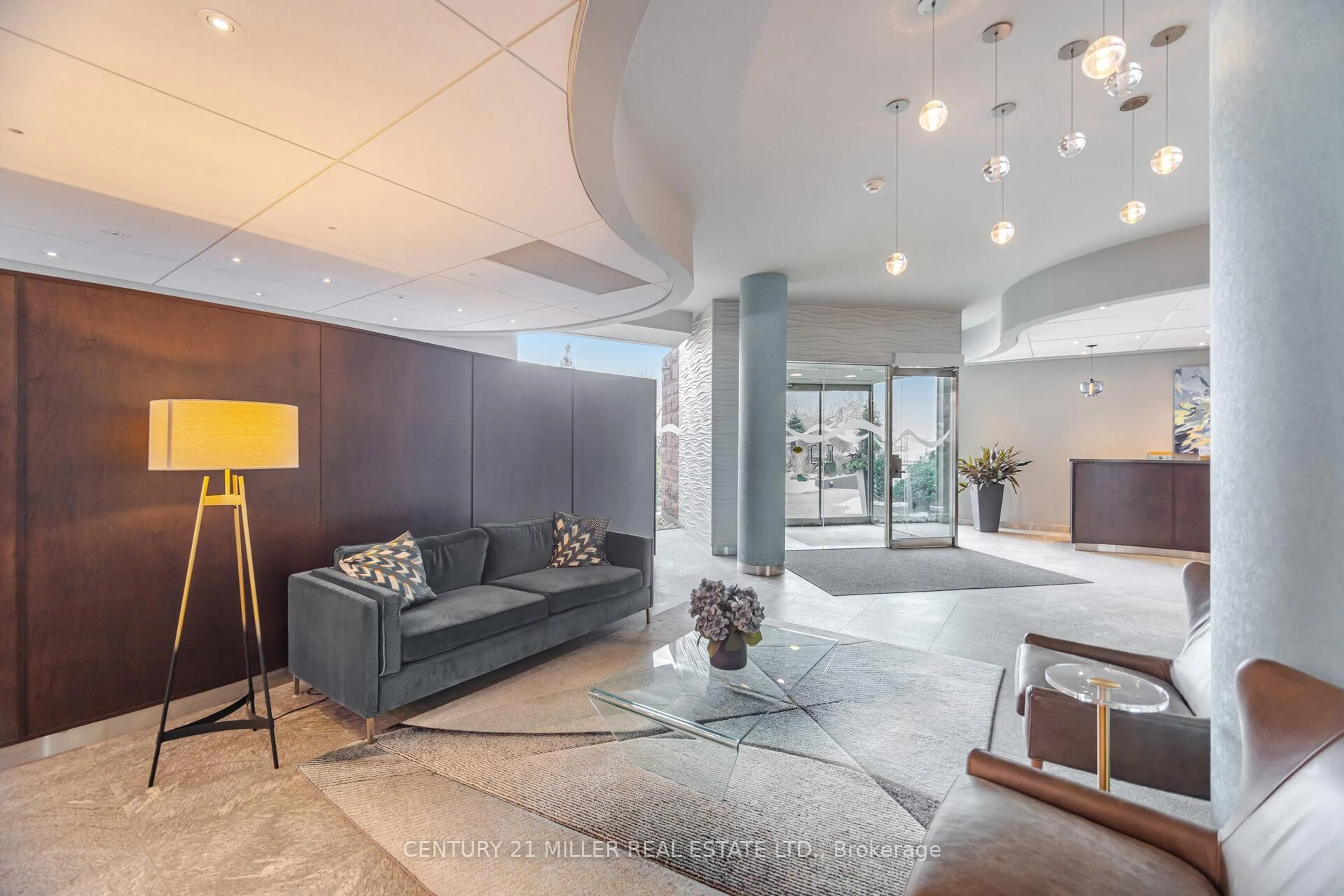 Lobby for 550 Queens Quay #318, Toronto Ontario M5V 3M8