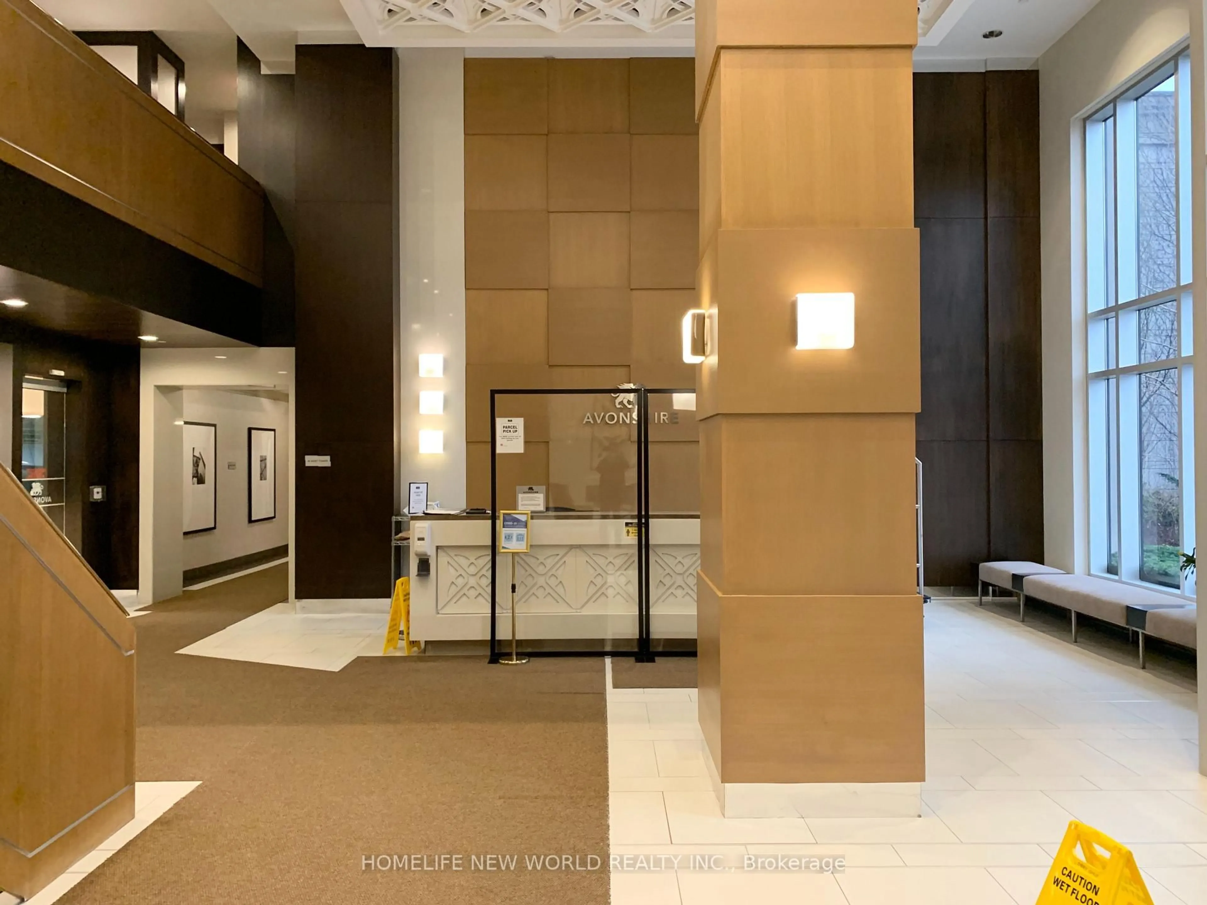 Indoor foyer for 100 Harrison Garden Blvd #1322, Toronto Ontario M2N 0C2
