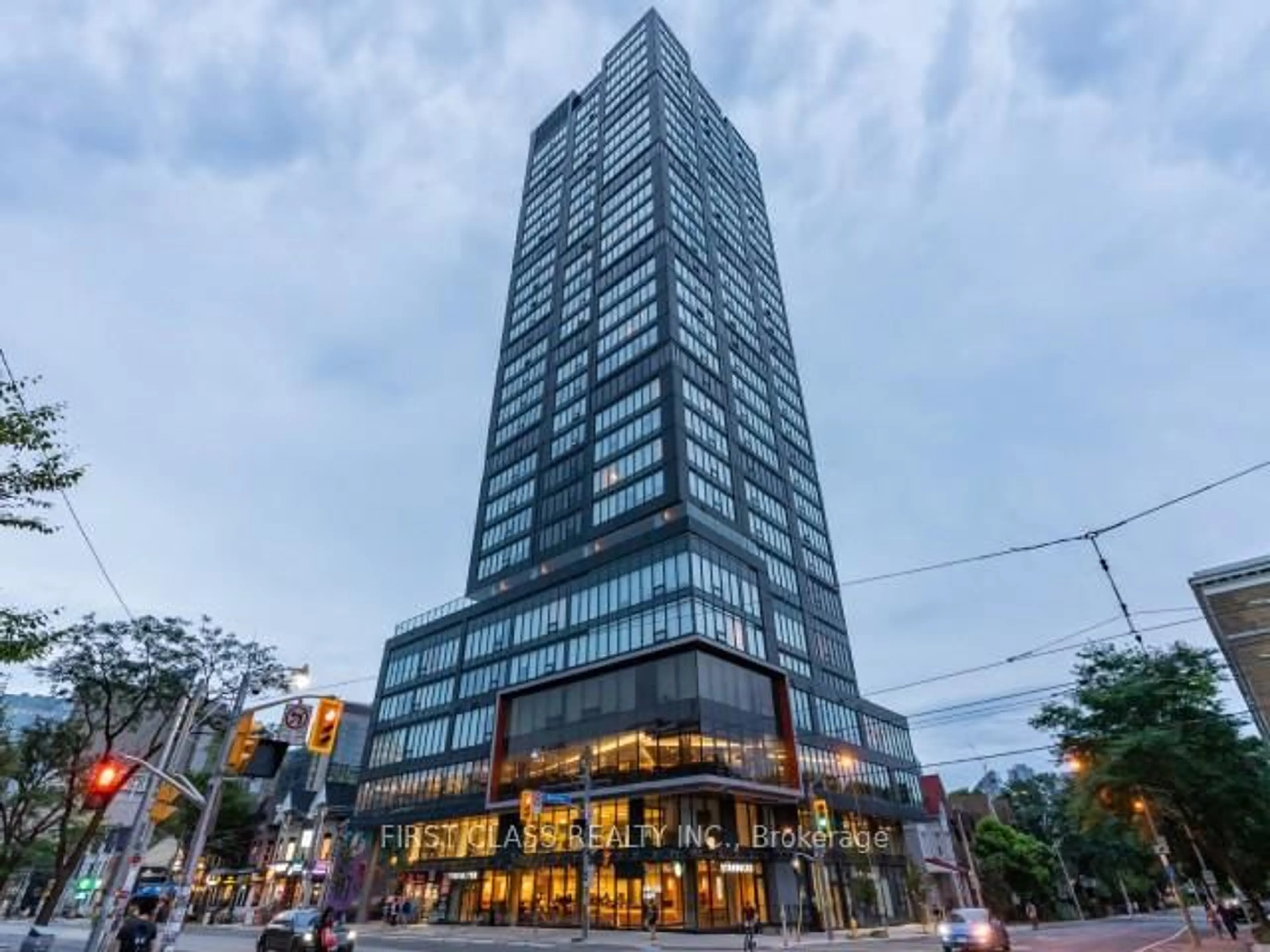 Indoor foyer for 203 College St #906, Toronto Ontario M5T 1P9