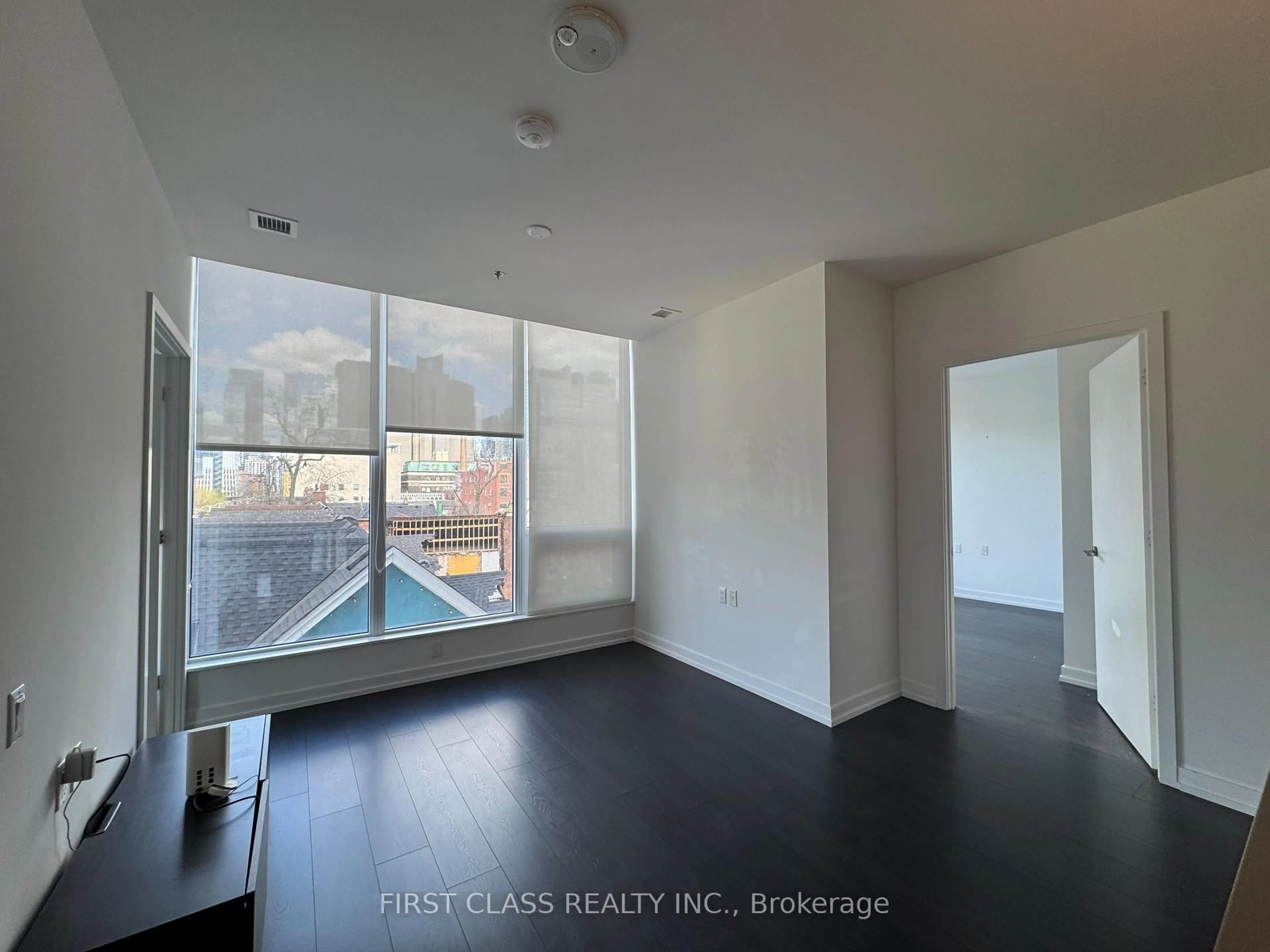 A pic of a room for 203 College St #407, Toronto Ontario M5T 1P9