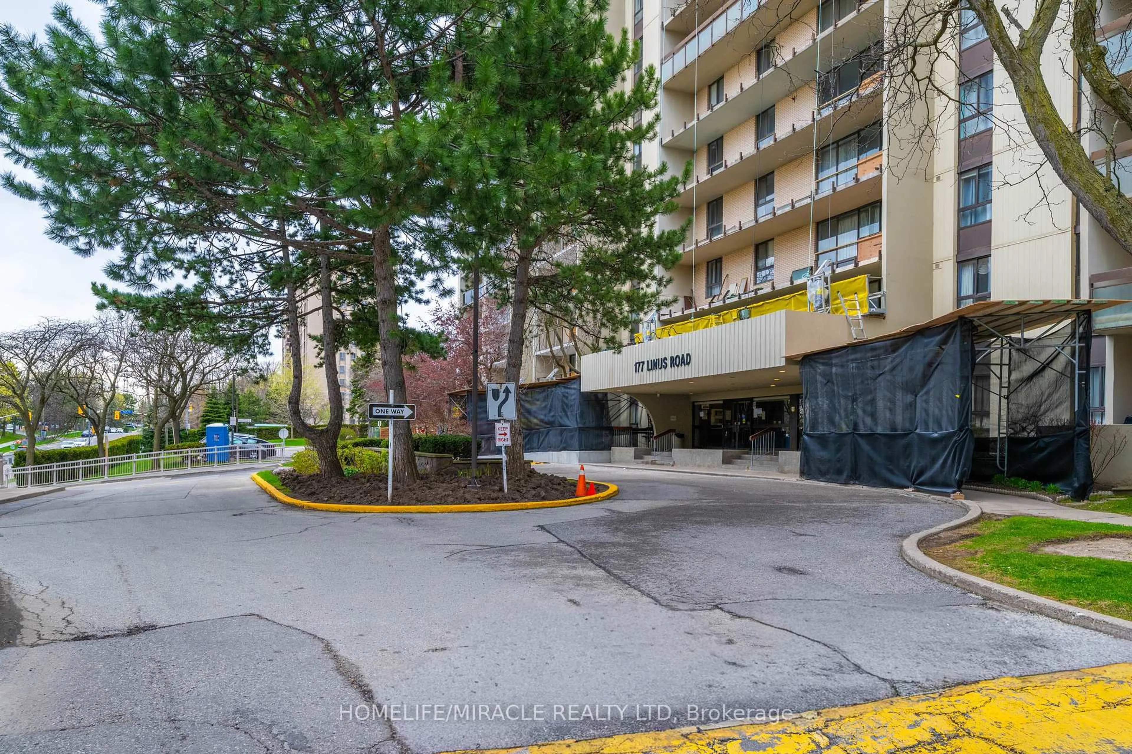 Unknown for 177 Linus Rd #905, Toronto Ontario M2J 4S5