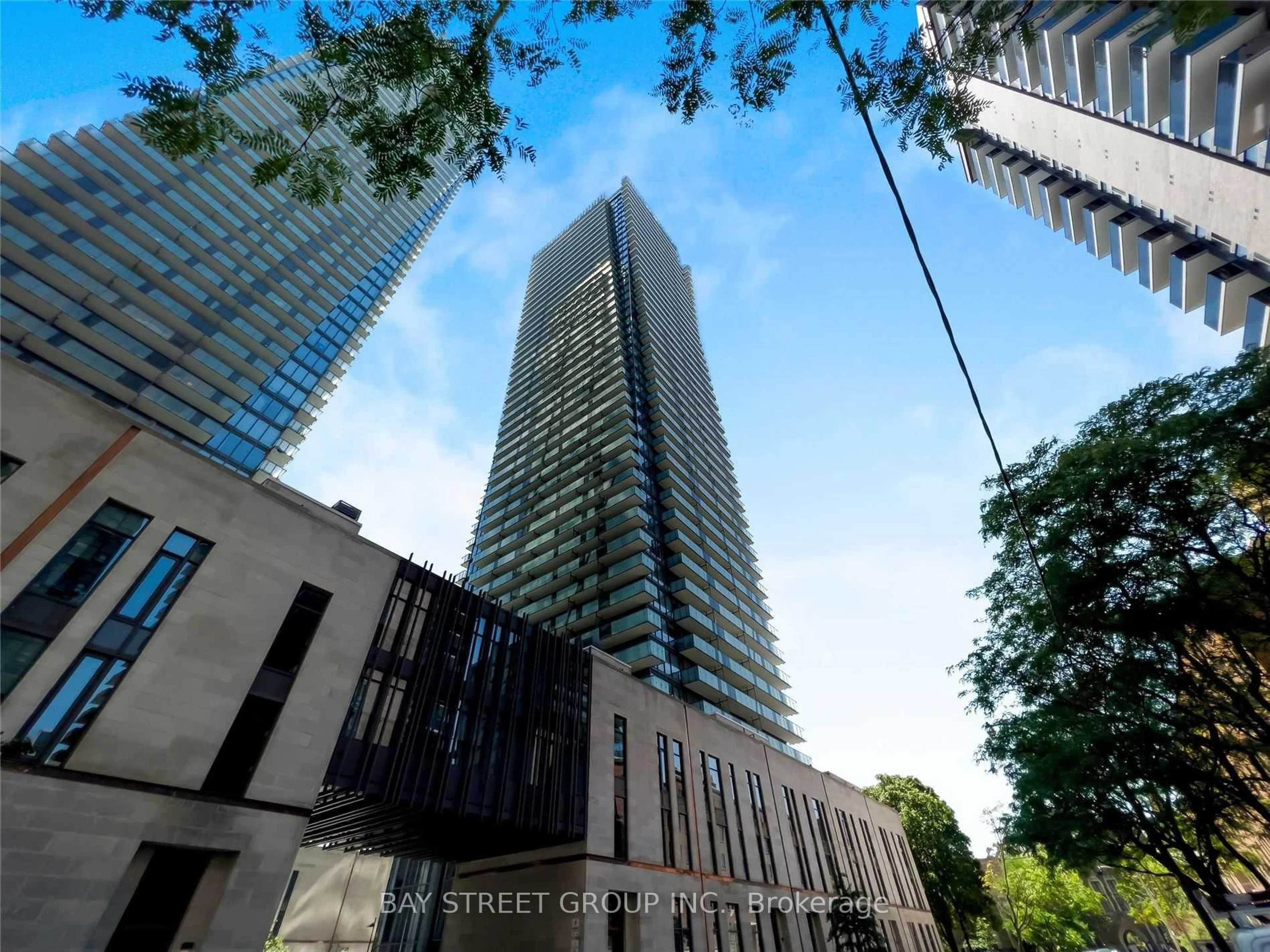 A pic from outside/outdoor area/front of a property/back of a property/a pic from drone, unknown for 65 St Mary St #2910, Toronto Ontario M5S 0A6