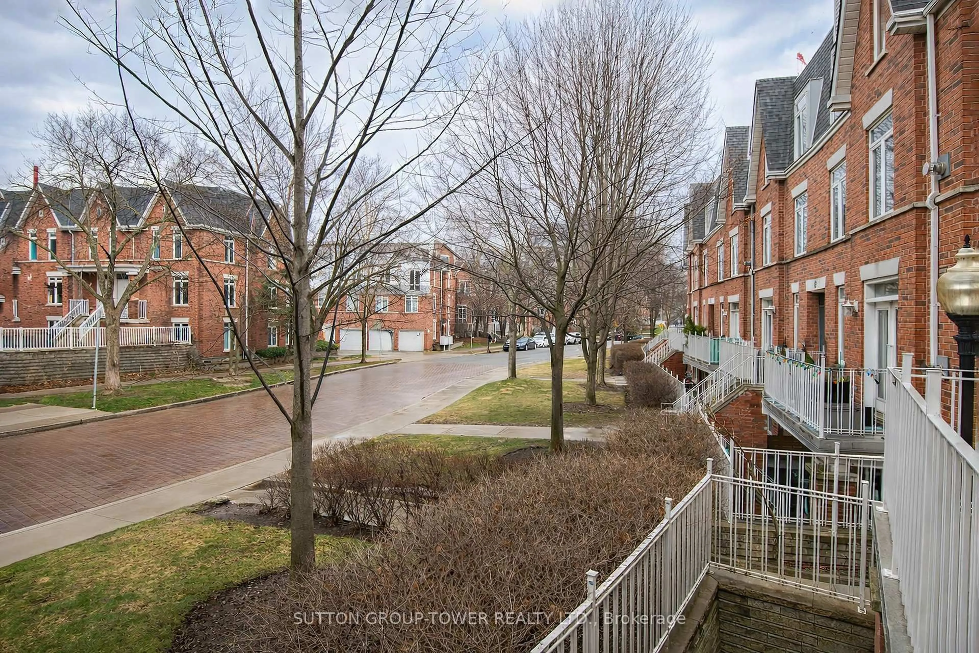 A pic from outside/outdoor area/front of a property/back of a property/a pic from drone, street for 15 Sudbury St #1501, Toronto Ontario M6J 3W6