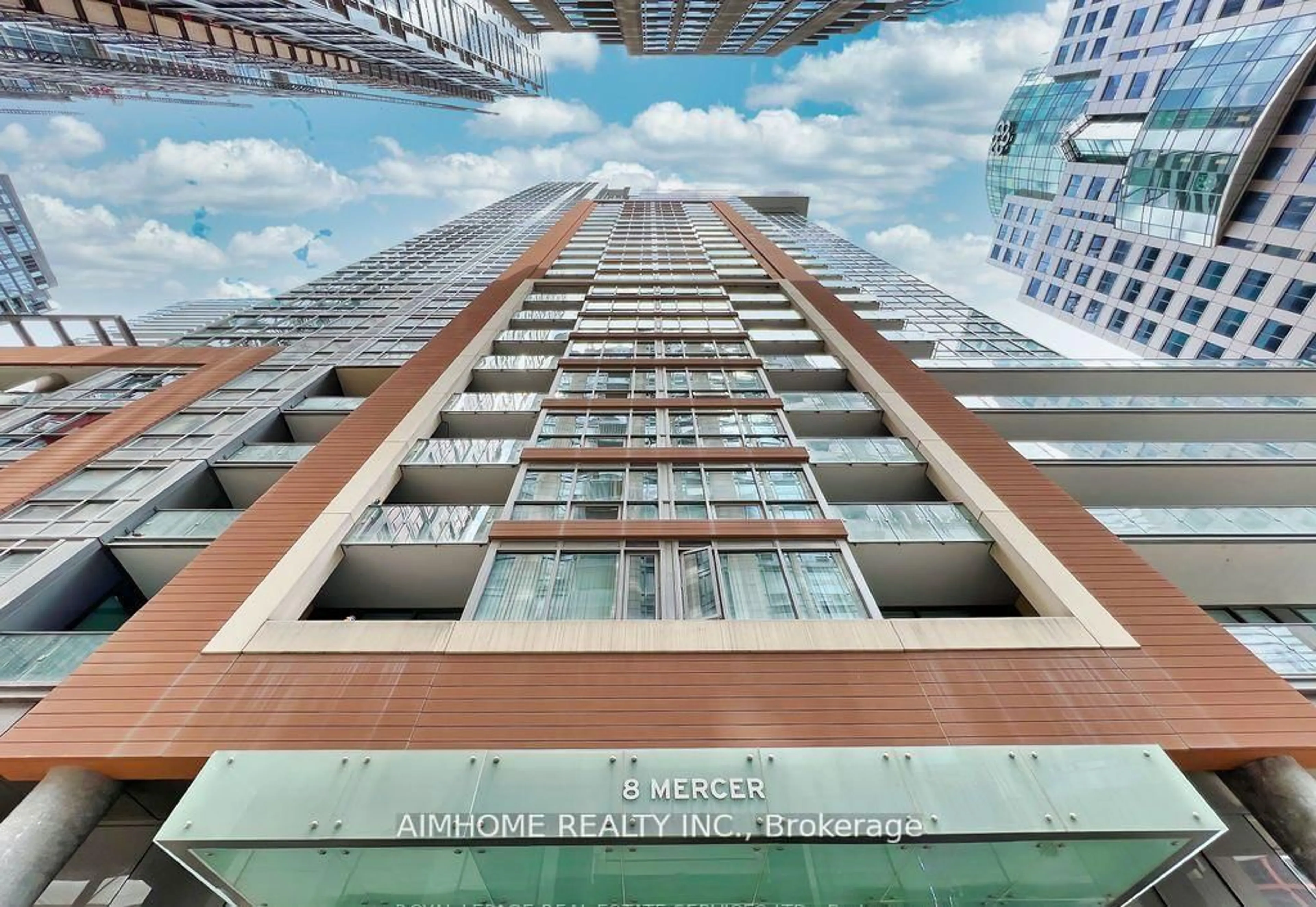 Indoor foyer for 8 Mercer St #2212, Toronto Ontario M5V 0C4