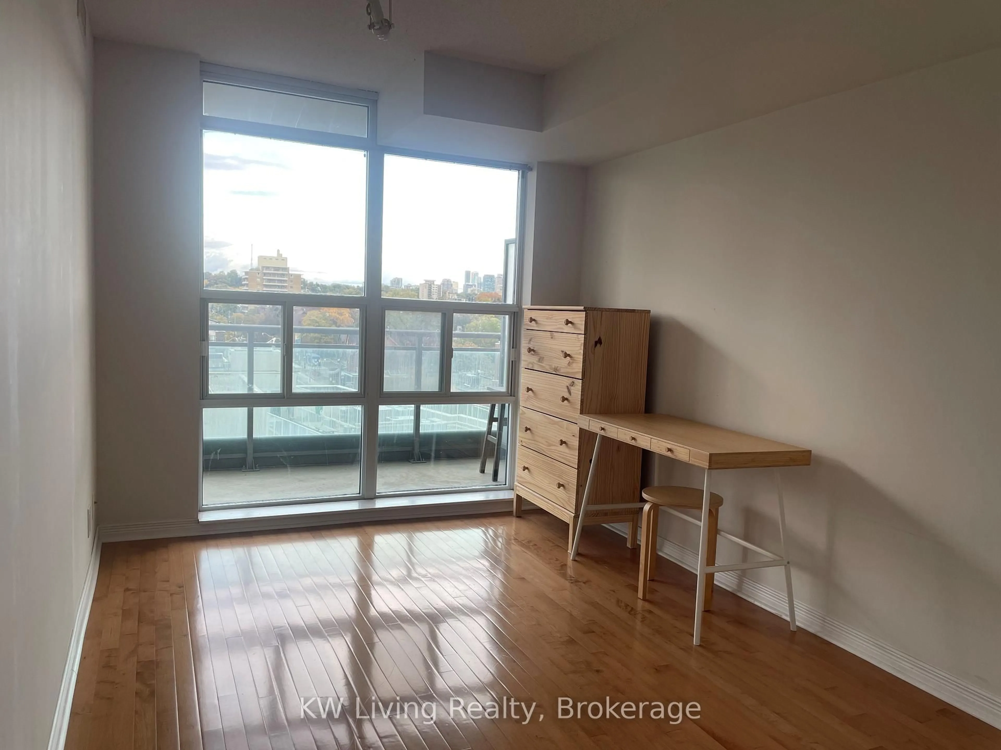 A pic of a room for 736 Spadina Ave #709, Toronto Ontario M5S 2J6
