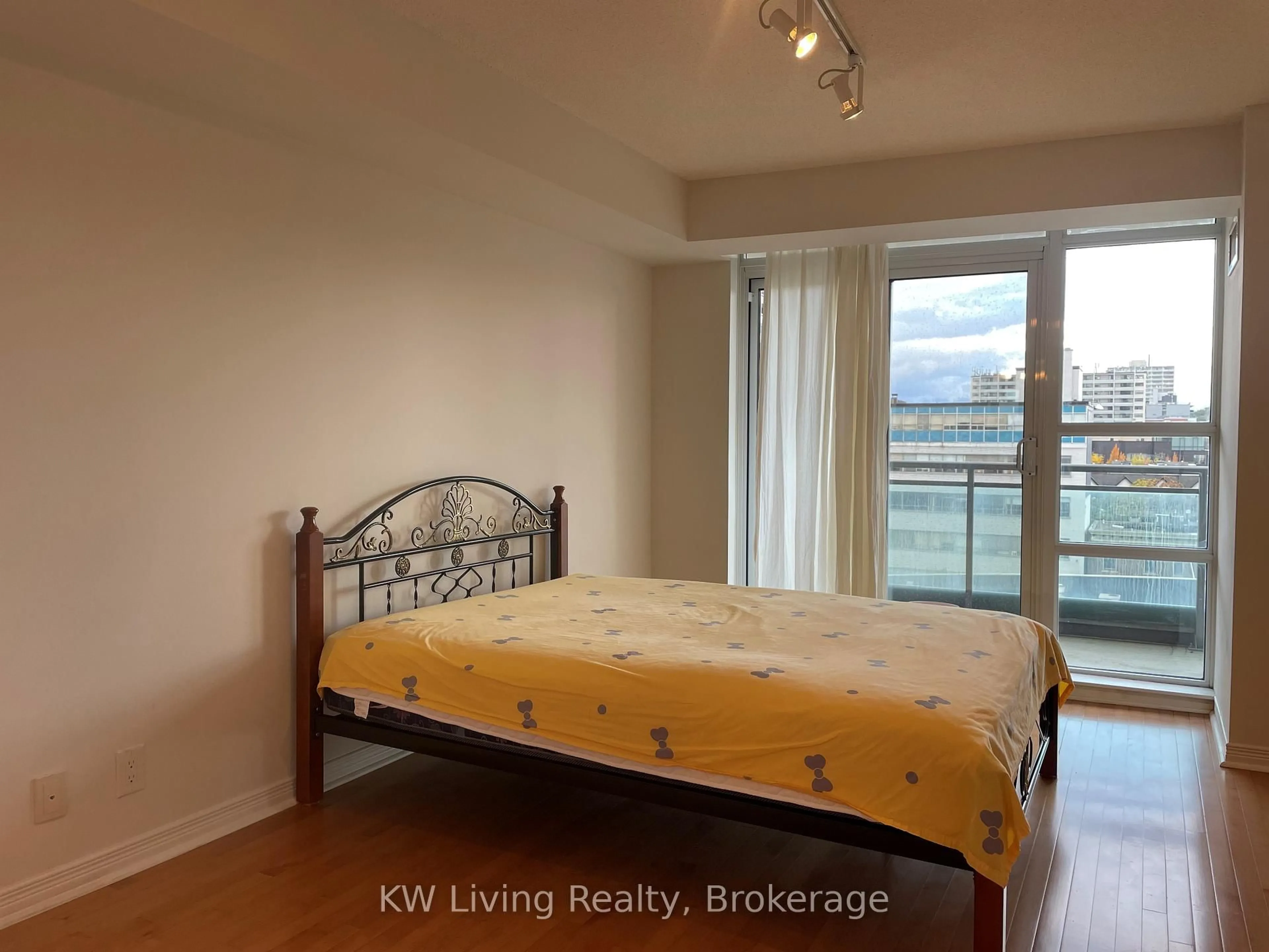Bedroom with bed, wood/laminate floor for 736 Spadina Ave #709, Toronto Ontario M5S 2J6