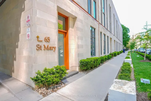 65 St Mary St #2202, Toronto 4