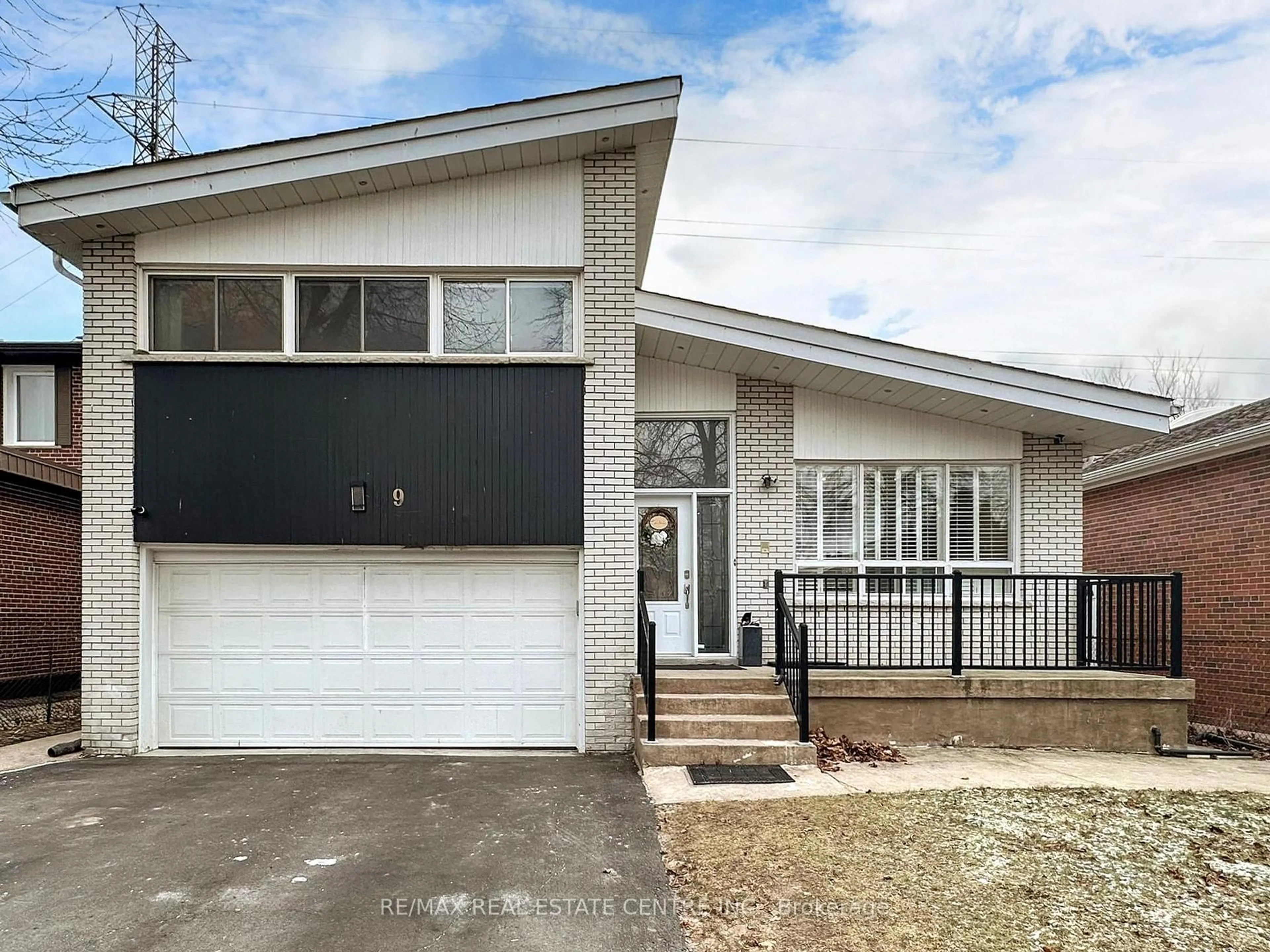 Home with vinyl exterior material, street for 9 Fairchild Ave, Toronto Ontario M2M 1T5