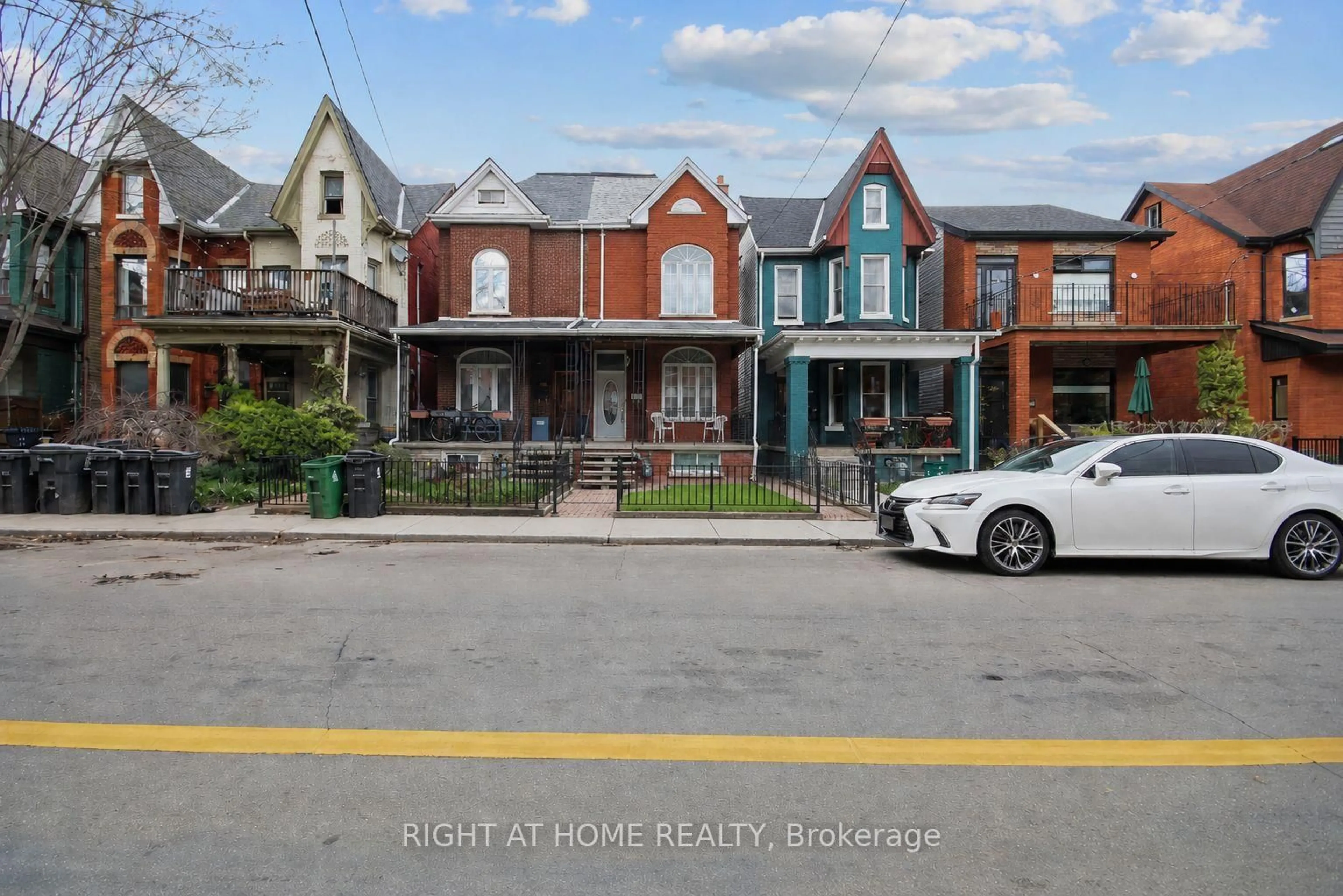 Unknown for 273 Palmerston Ave, Toronto Ontario M6J 2J3