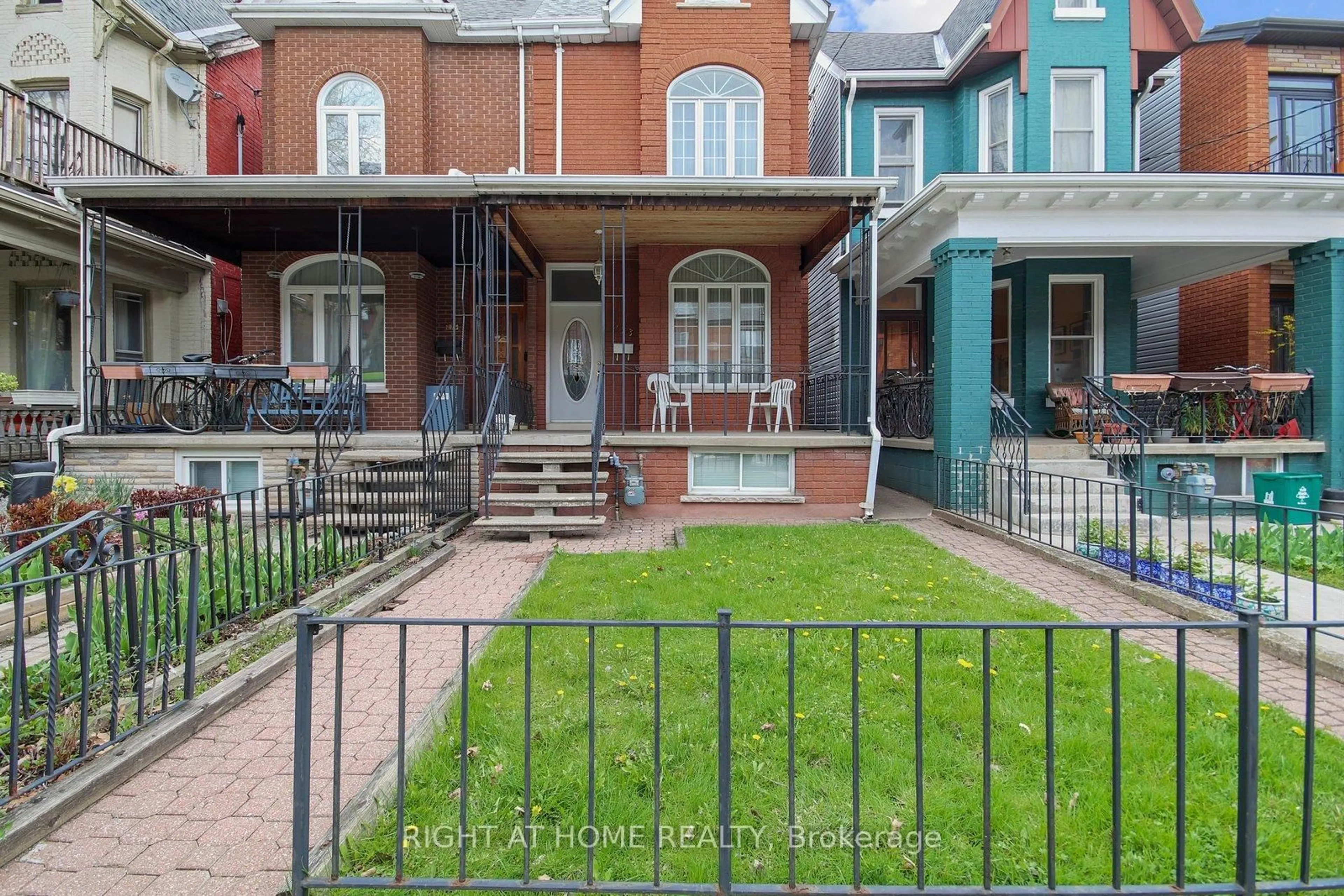 Home with brick exterior material, street for 273 Palmerston Ave, Toronto Ontario M6J 2J3