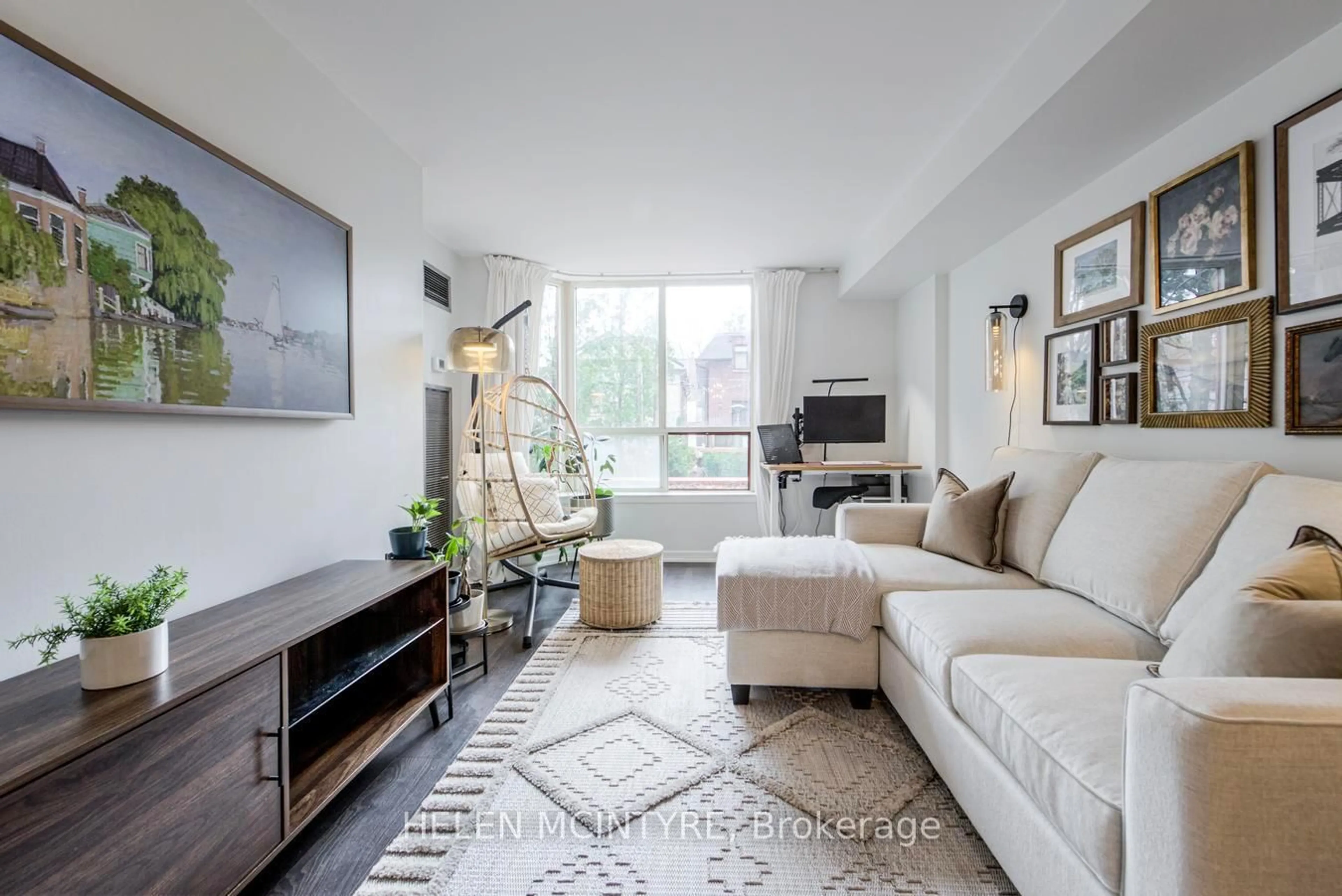 Living room with furniture, unknown for 955 Millwood Rd #222, Toronto Ontario M4G 4E3