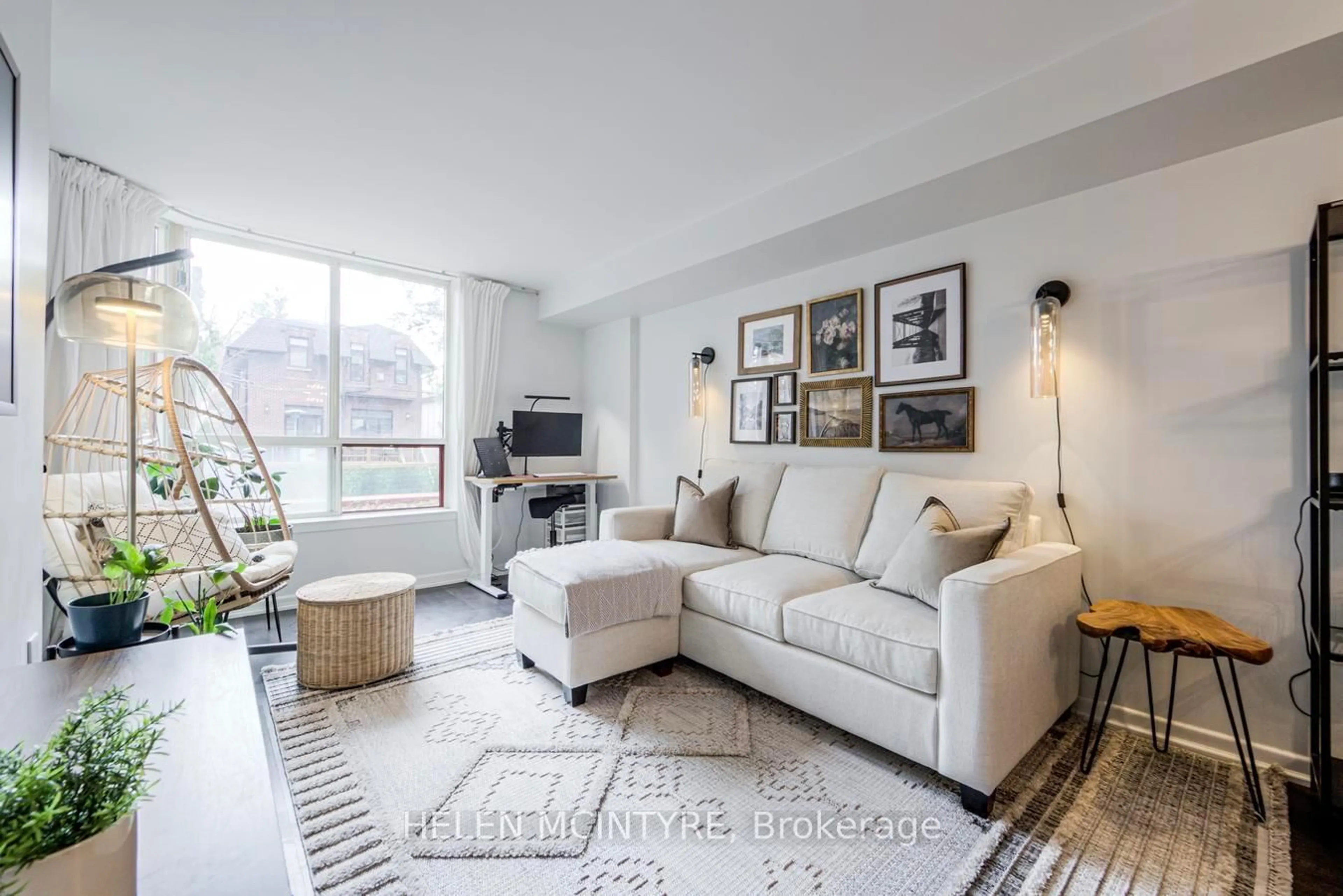 Living room with furniture, unknown for 955 Millwood Rd #222, Toronto Ontario M4G 4E3