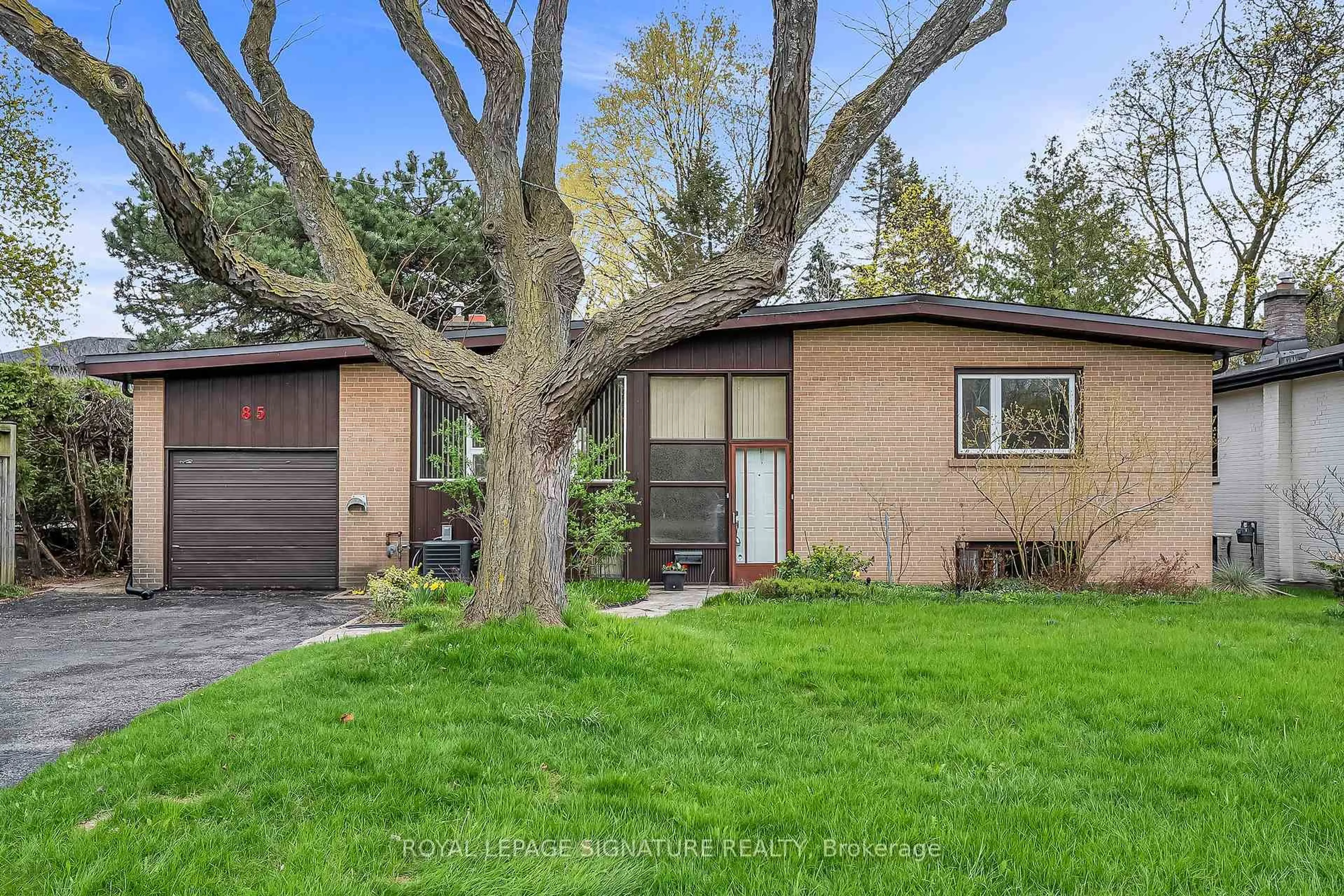 Home with vinyl exterior material, street for 85 Three Valleys Dr, Toronto Ontario M3A 3B8