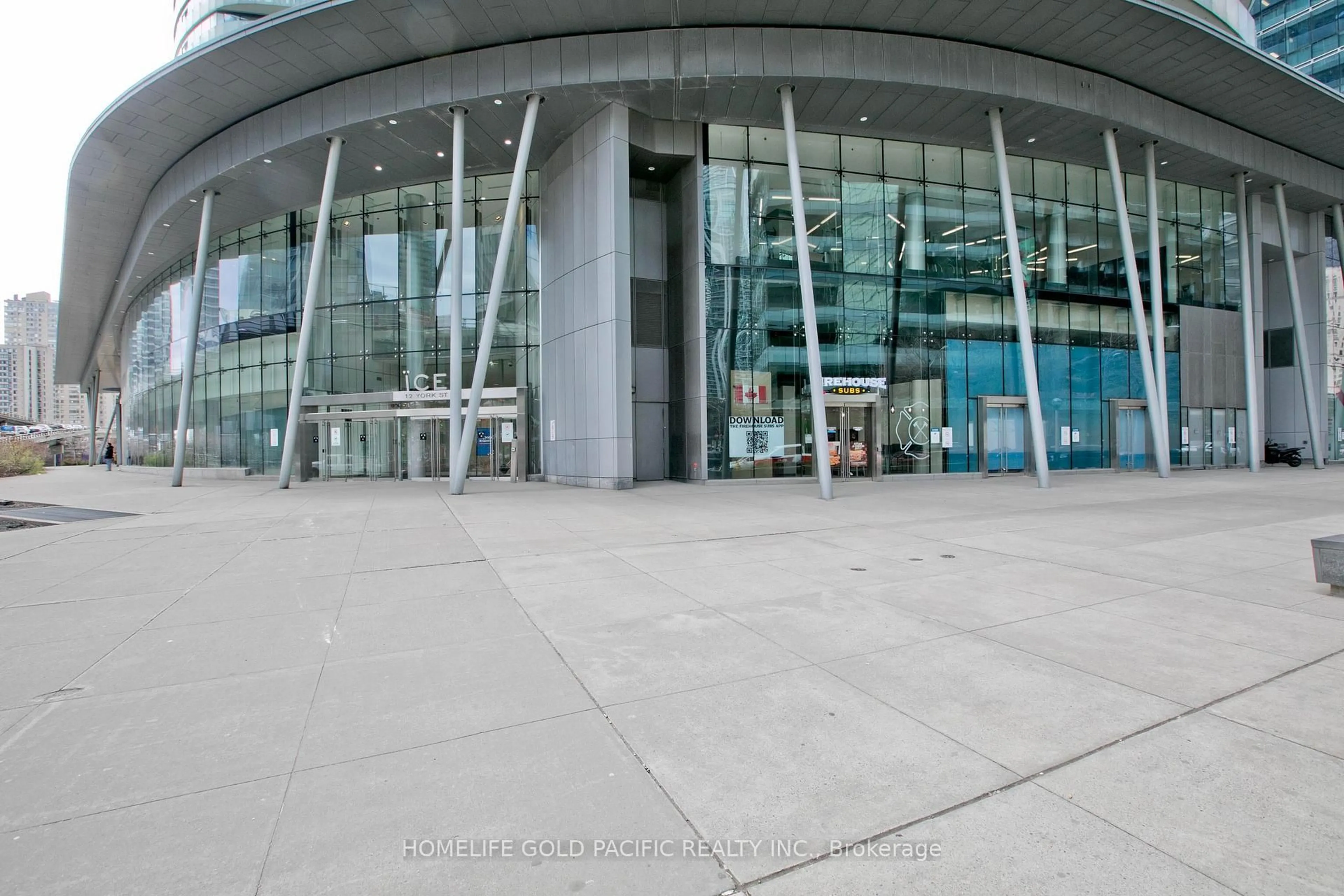 Indoor foyer for 14 York St #802, Toronto Ontario M5J 0B1