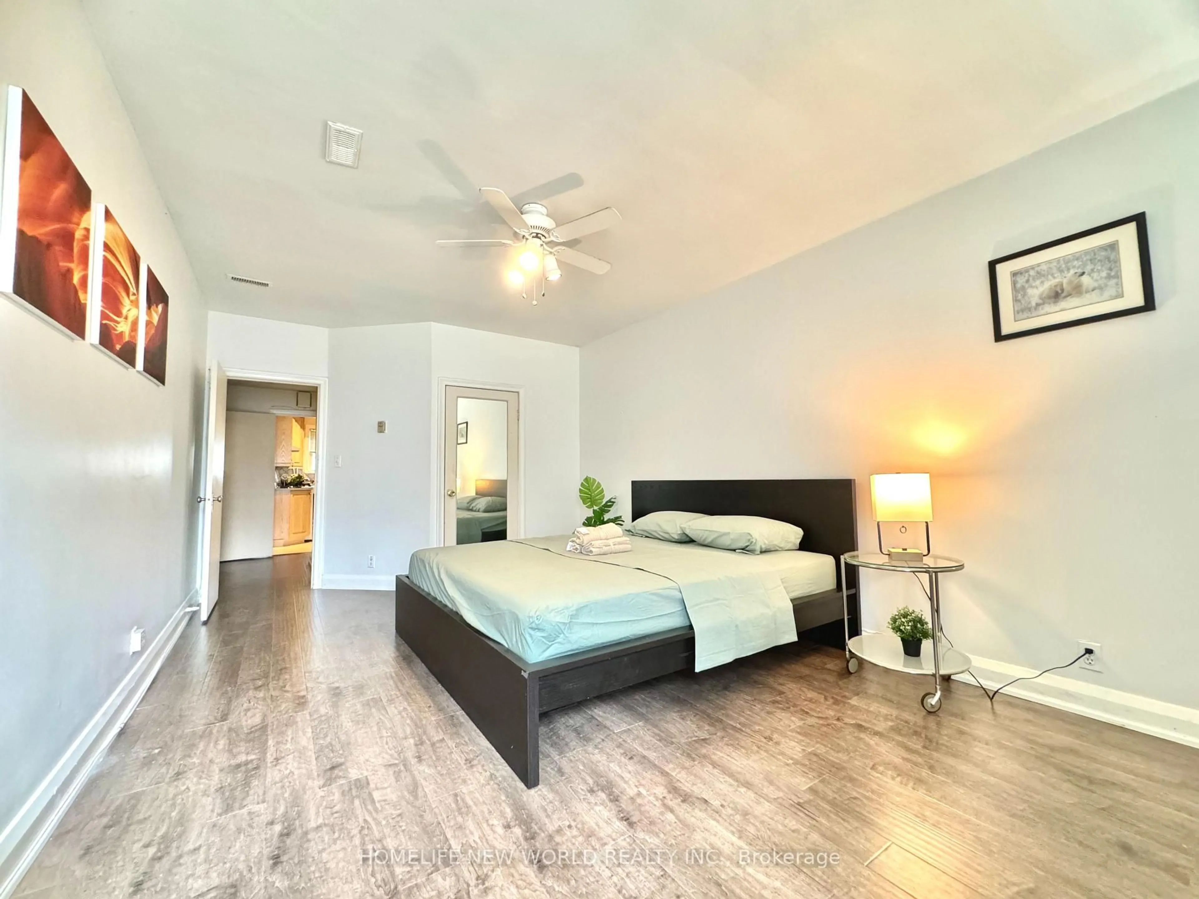 A pic of a room for 1563 Bathurst St, Toronto Ontario M5P 3H8