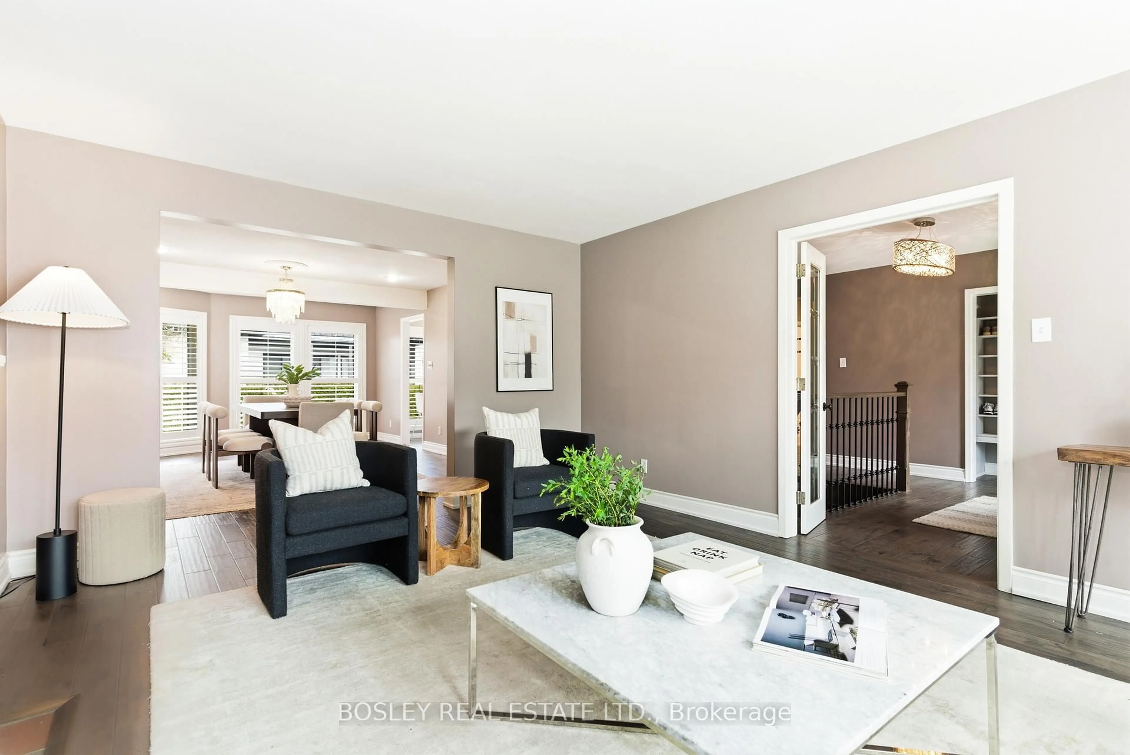 Living room with furniture, unknown for 18 Tetbury Cres, Toronto Ontario M3A 3G3