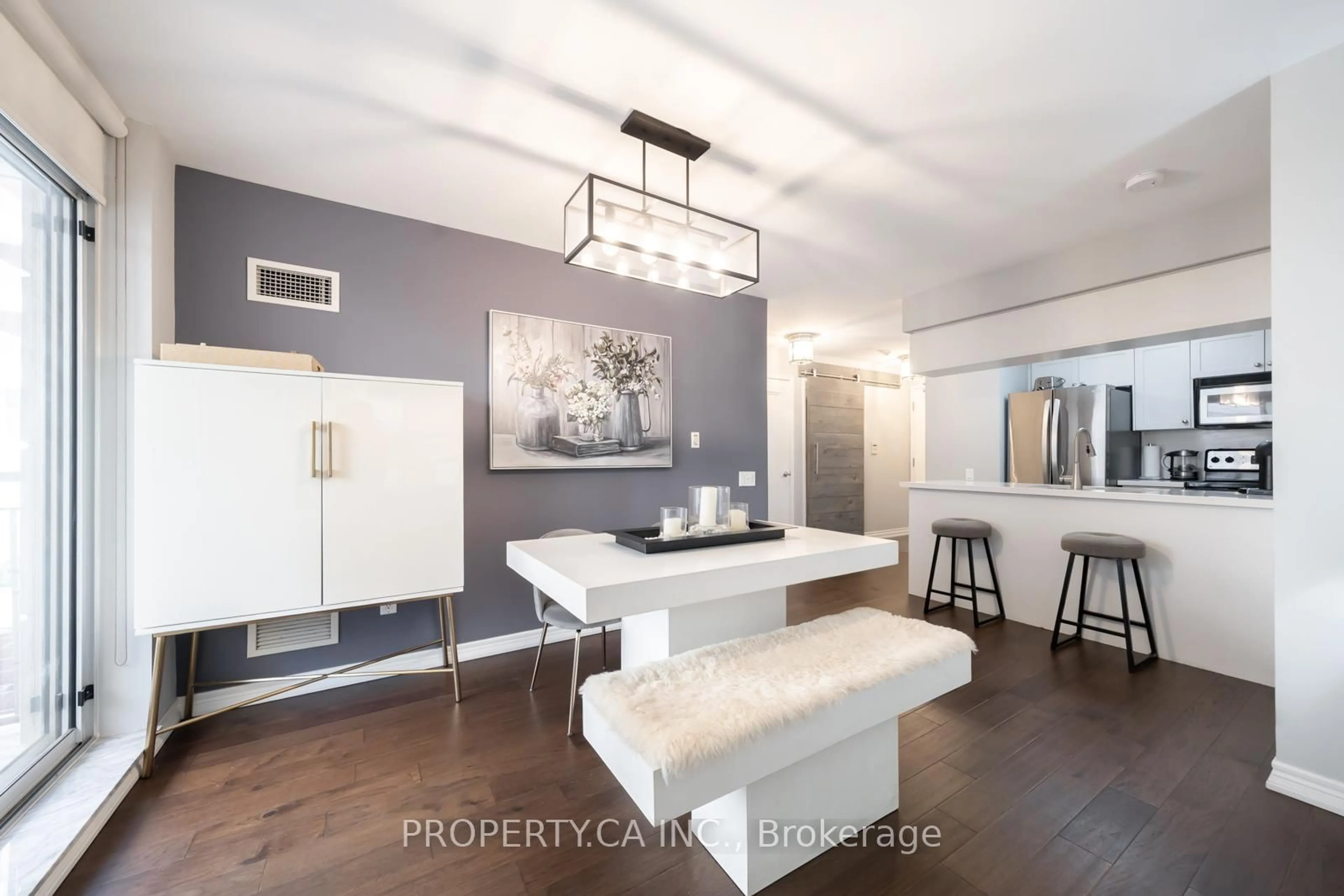 Unknown for 60 St Clair Ave #202, Toronto Ontario M4V 1M1