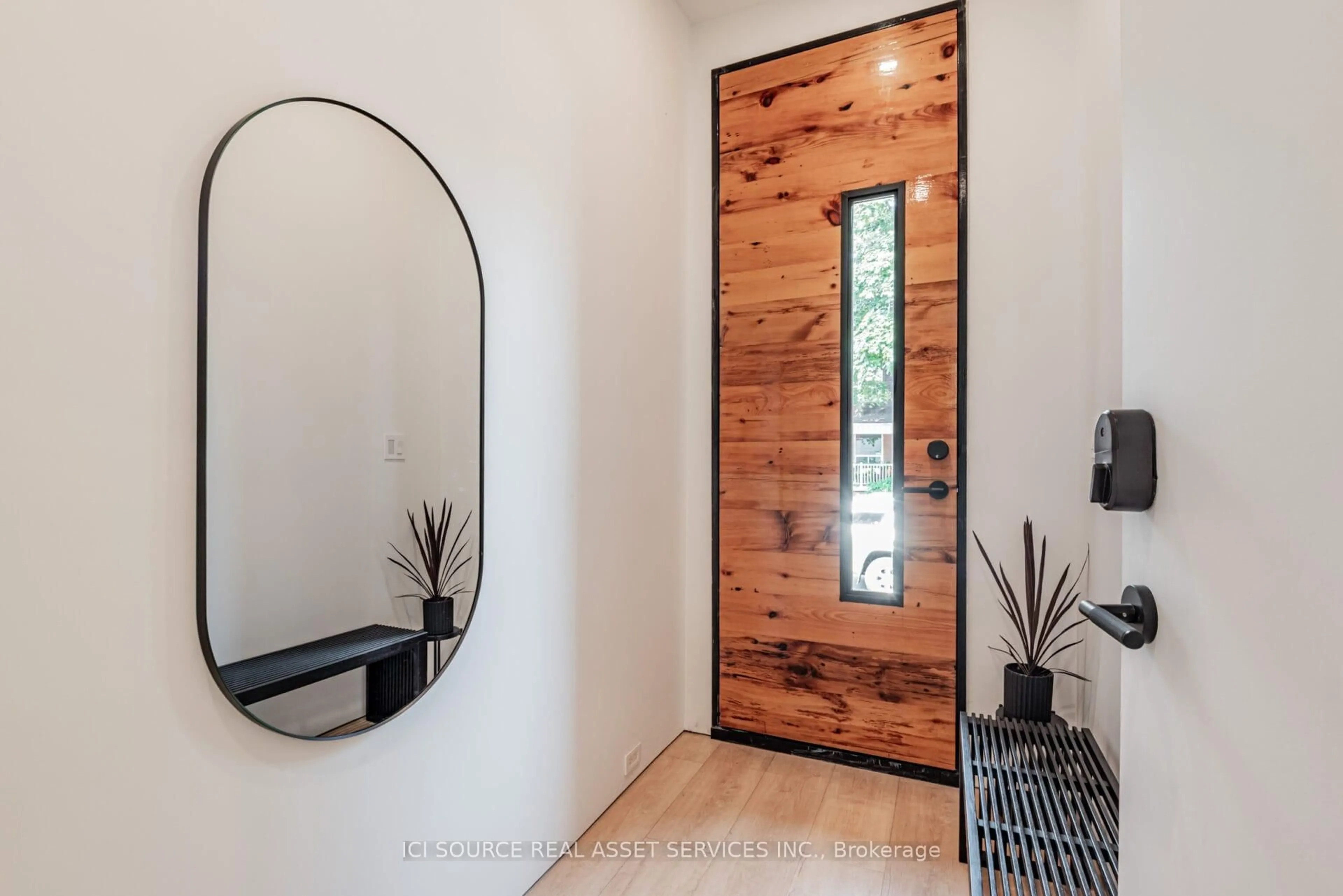 Indoor entryway for 44 Massey St, Toronto Ontario M6J 2T4