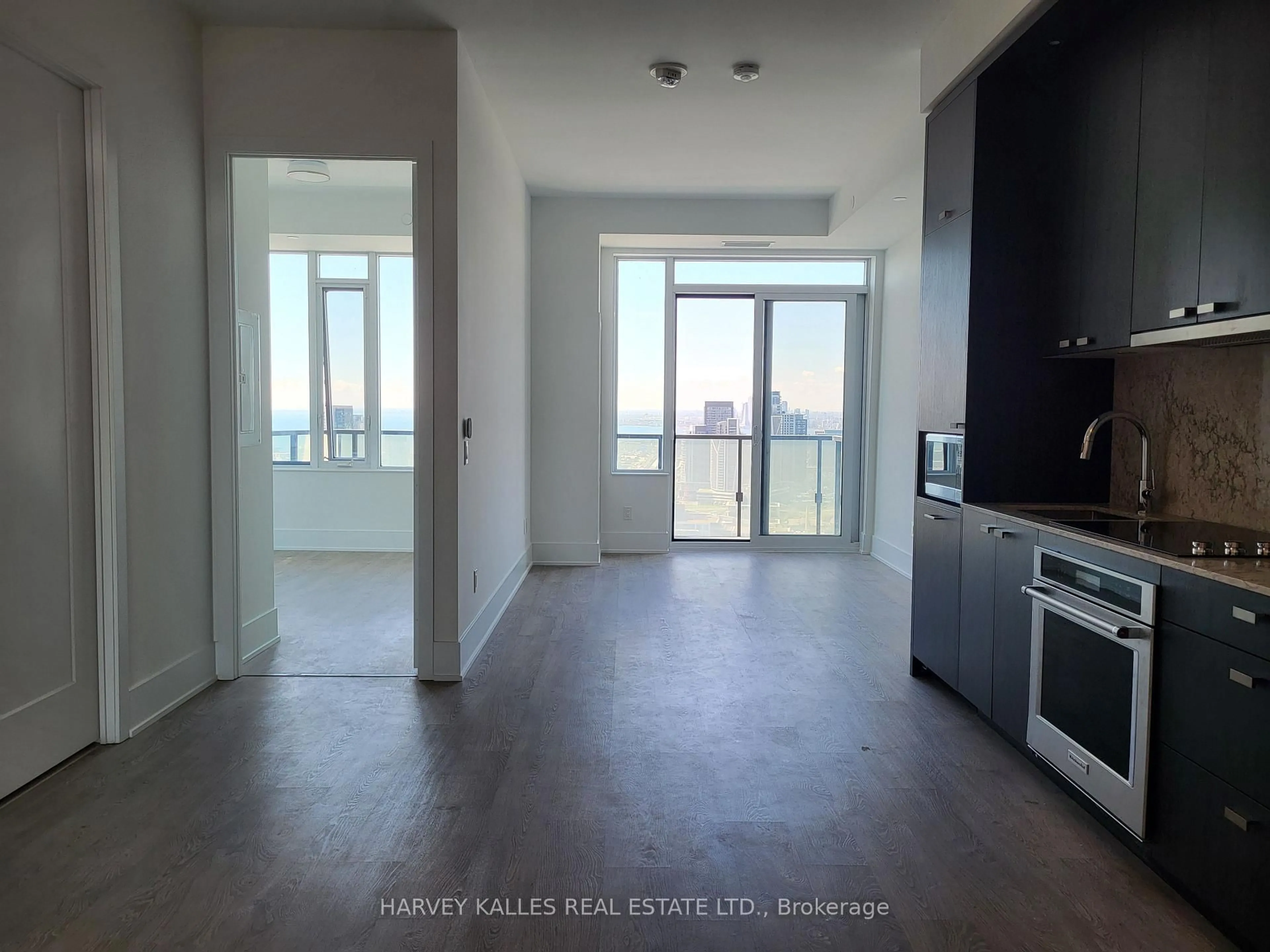 A pic of a room for 470 Front St #3003, Toronto Ontario M5V 0V6
