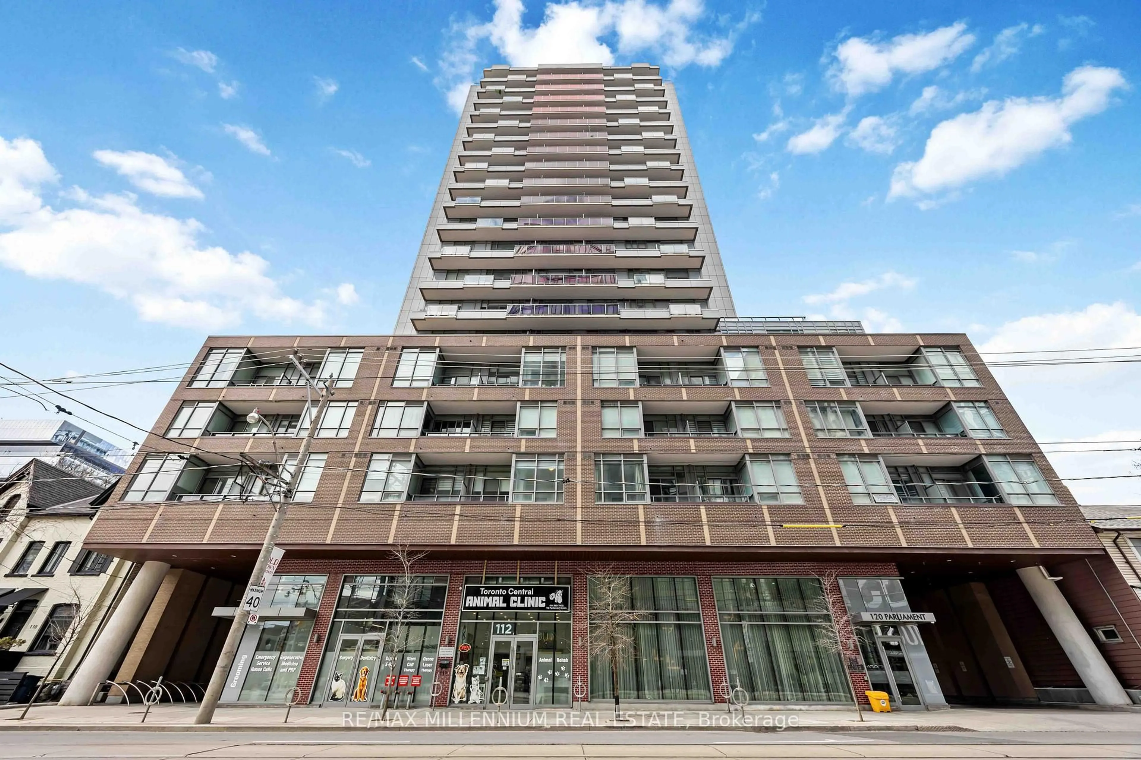 Indoor foyer for 120 Parliament St #1312, Toronto Ontario M5A 2Y8