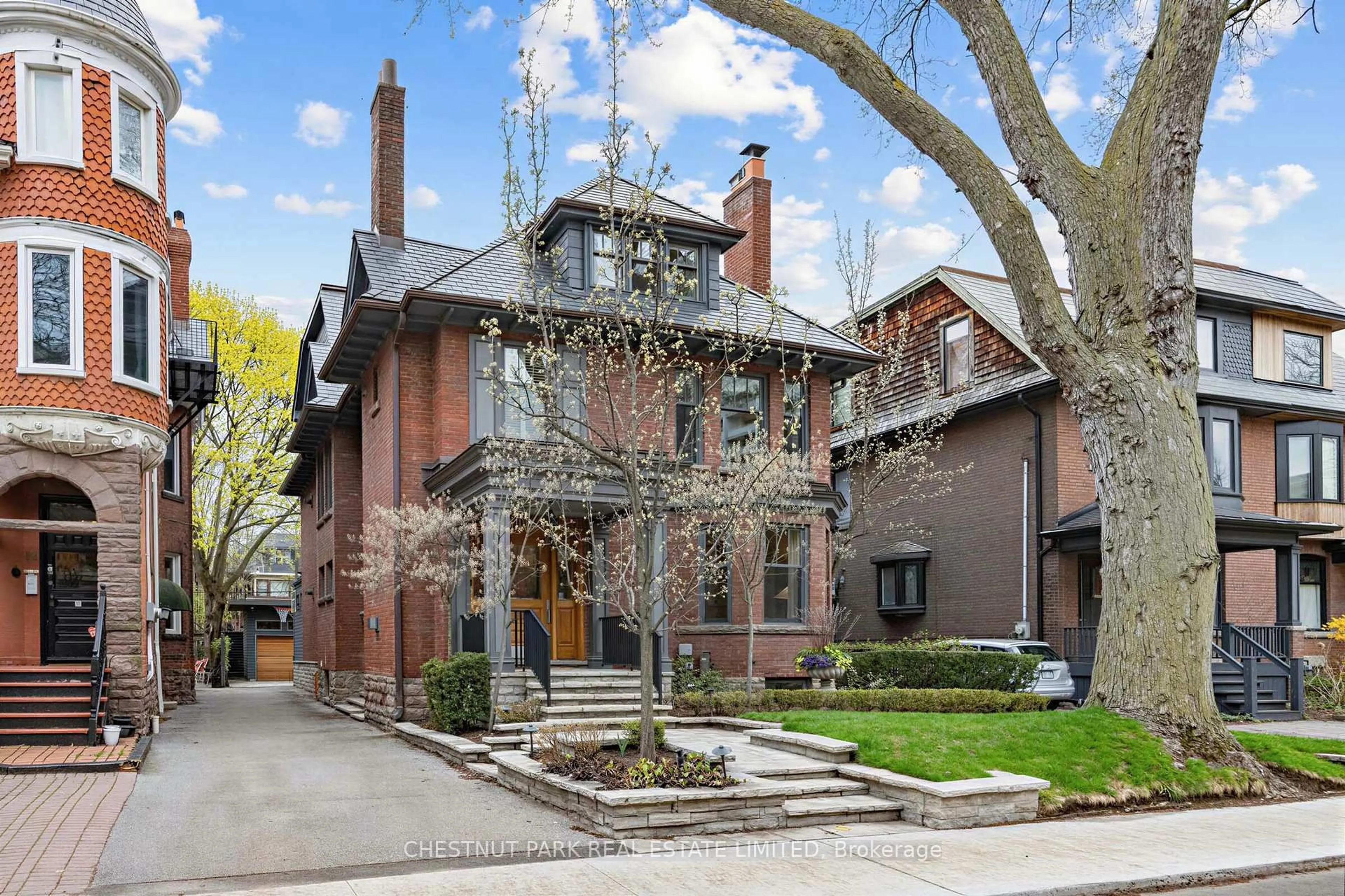 Home with brick exterior material, street for 94 Walmer Rd, Toronto Ontario M5R 2X7