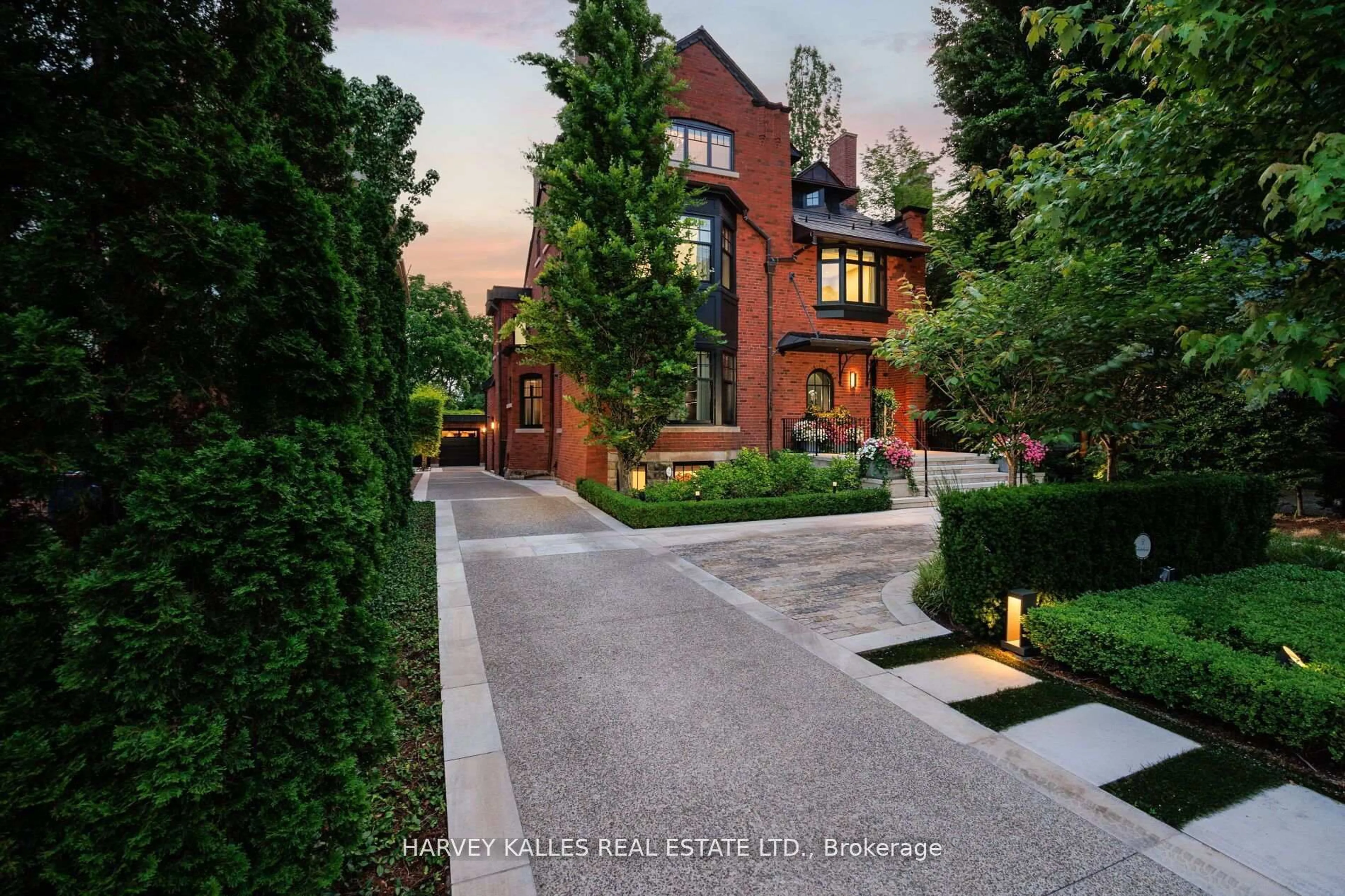 Home with brick exterior material, street for 27 South Dr, Toronto Ontario M4W 1R2