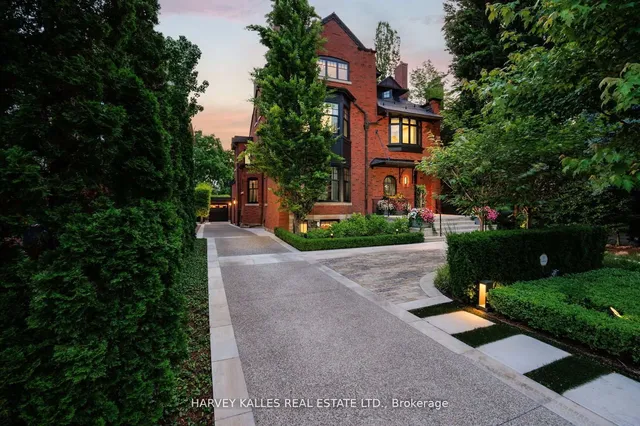 27 South Dr, Toronto 2
