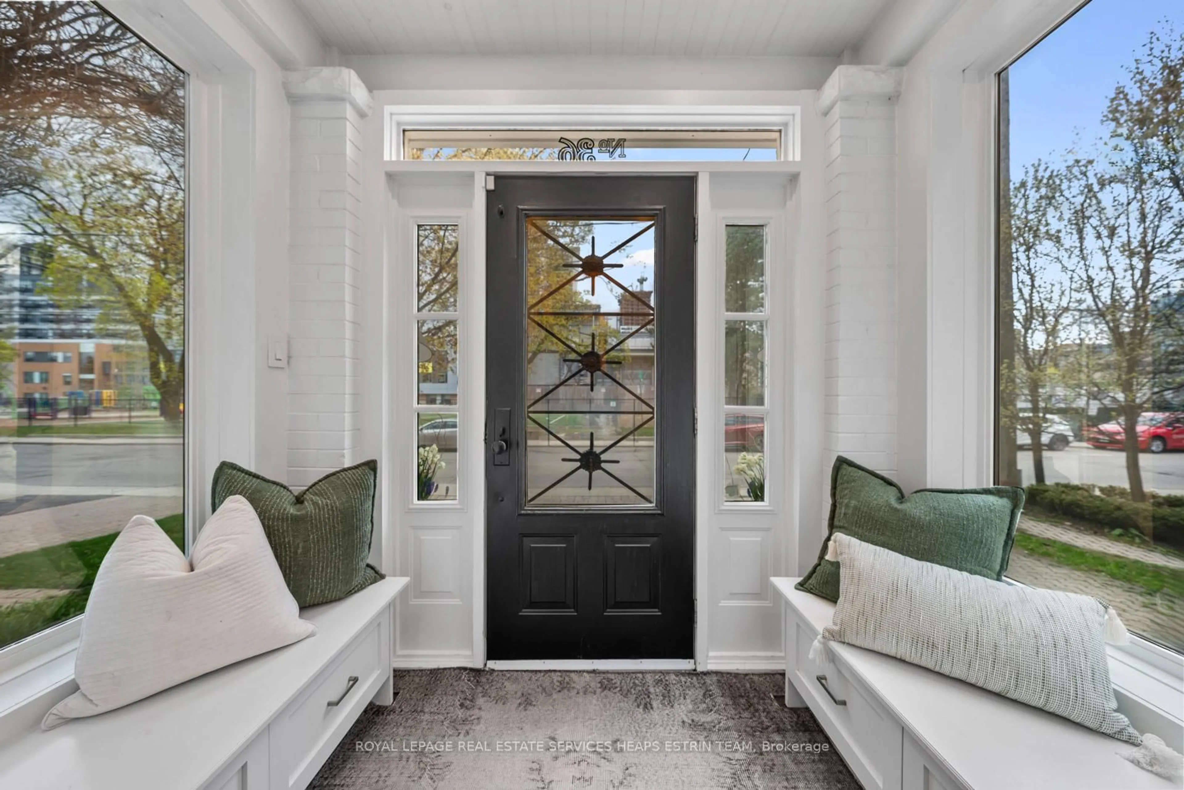 Indoor entryway for 36 Millwood Rd, Toronto Ontario M4S 1J7