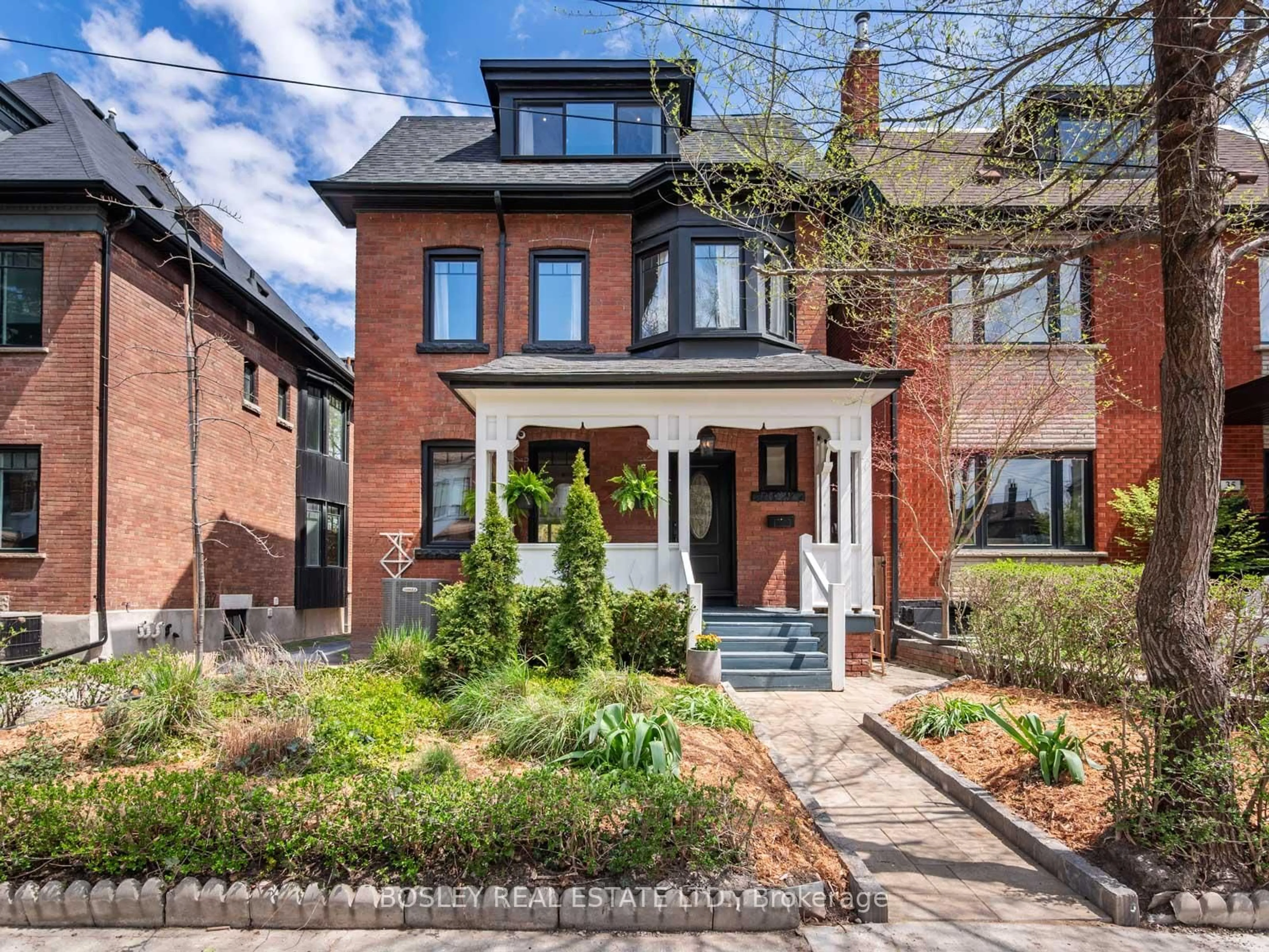 Home with brick exterior material, street for 37 Havelock St, Toronto Ontario M6H 3B3
