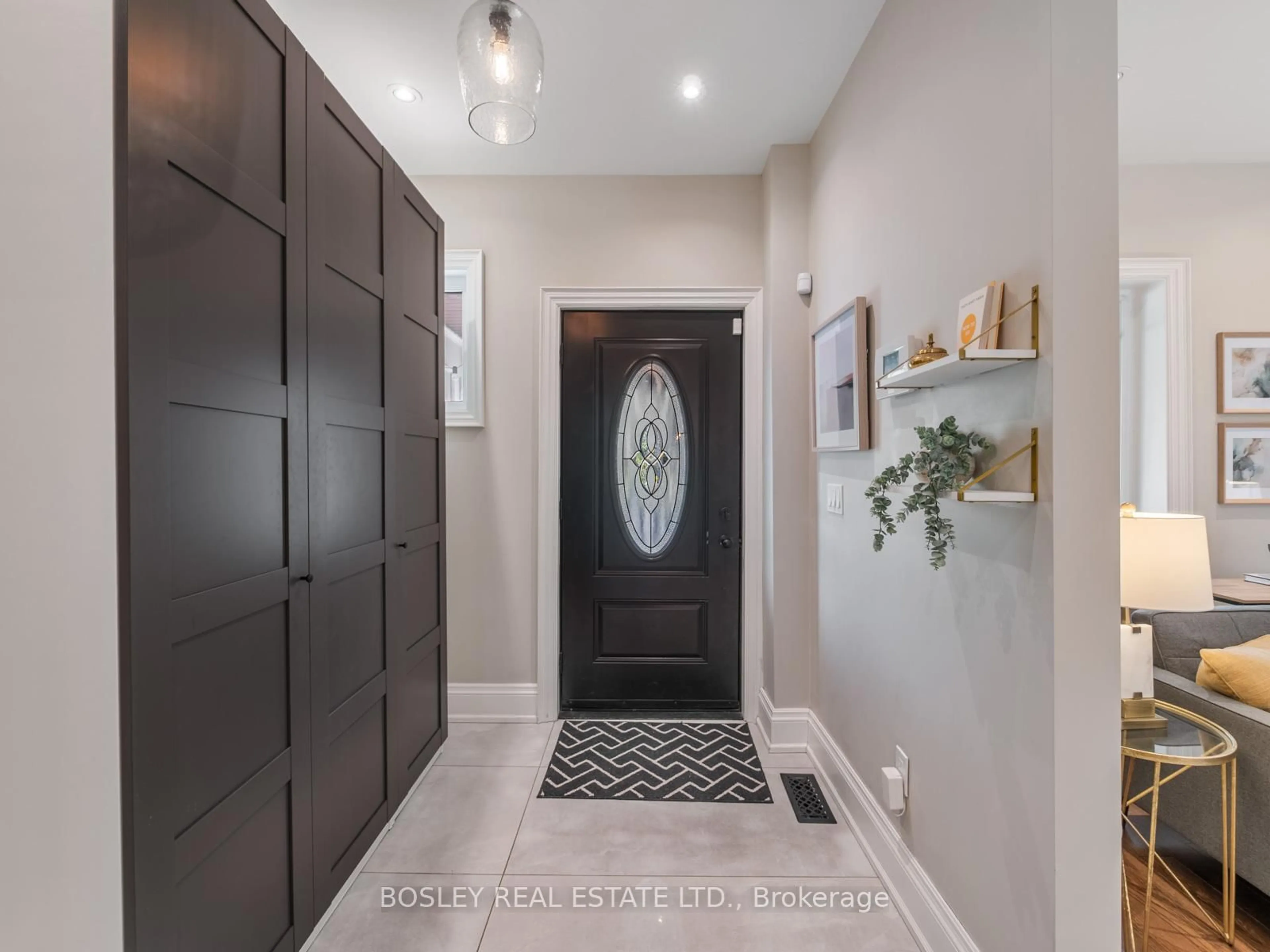 Indoor entryway for 37 Havelock St, Toronto Ontario M6H 3B3