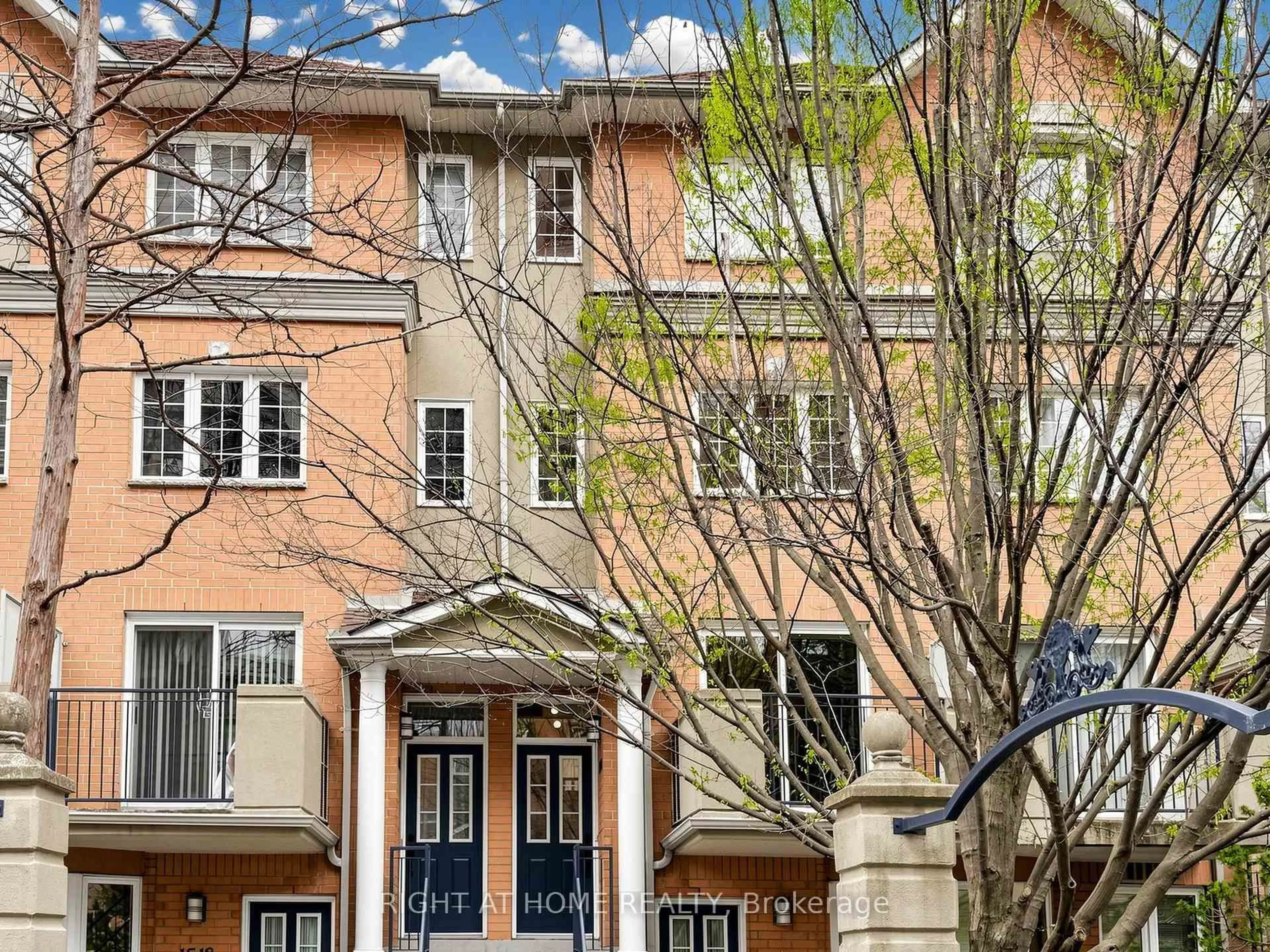 Home with brick exterior material, street for 28 Sommerset Way #1520, Toronto Ontario M2N 6W7