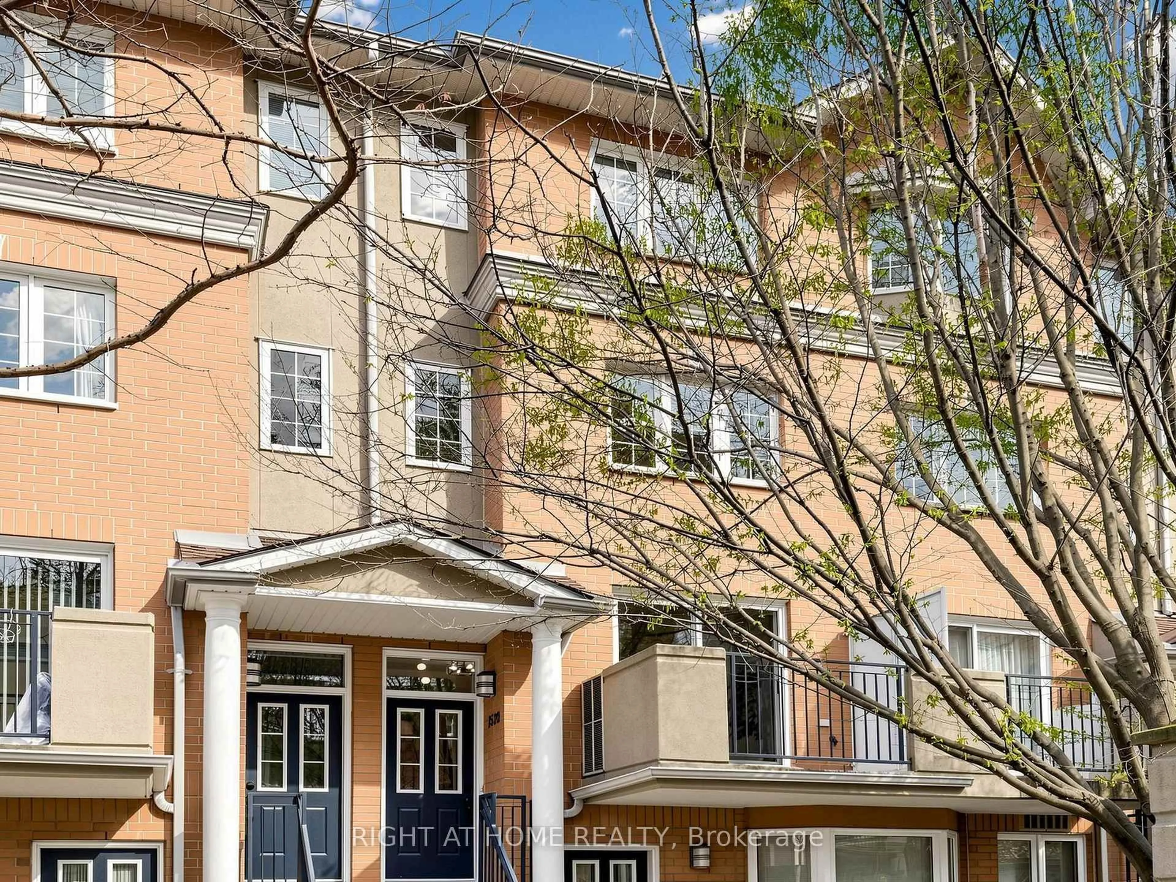 Unknown for 28 Sommerset Way #1520, Toronto Ontario M2N 6W7