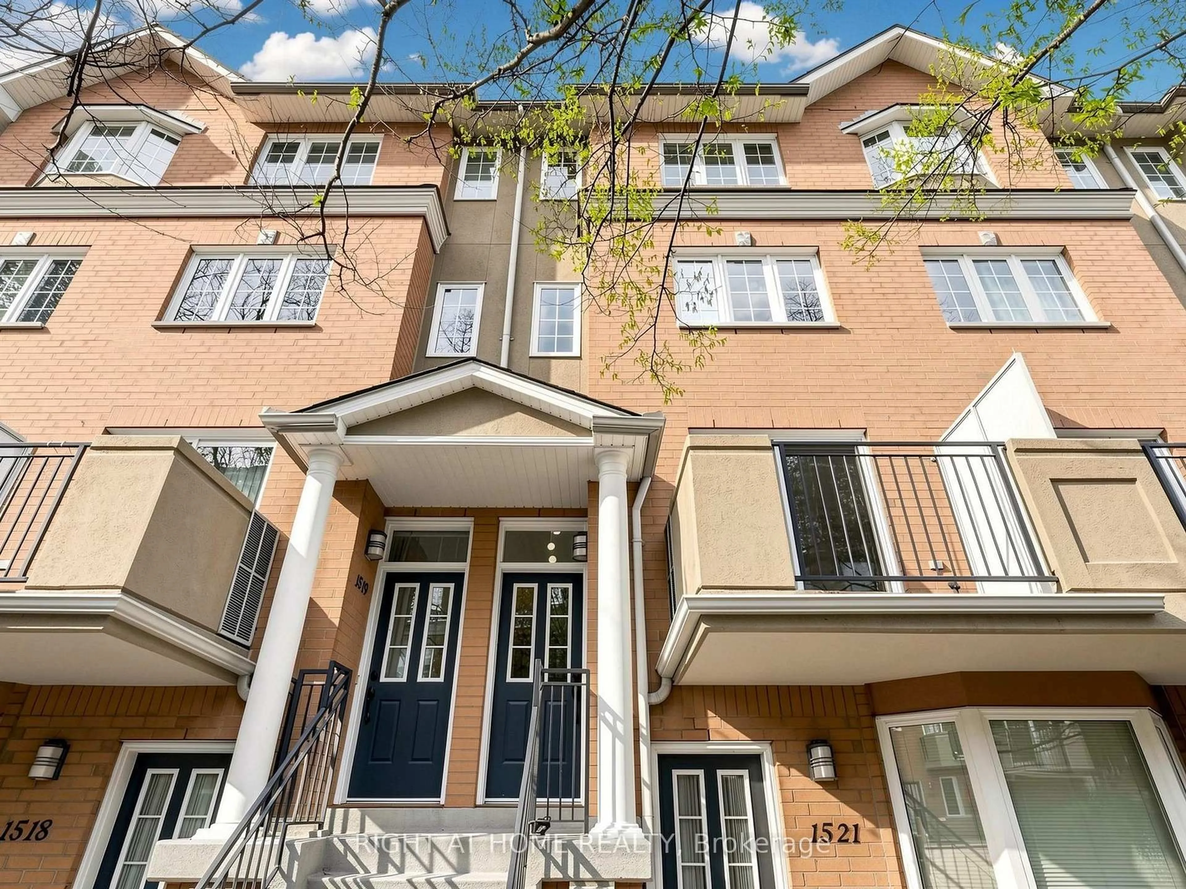 Unknown for 28 Sommerset Way #1520, Toronto Ontario M2N 6W7