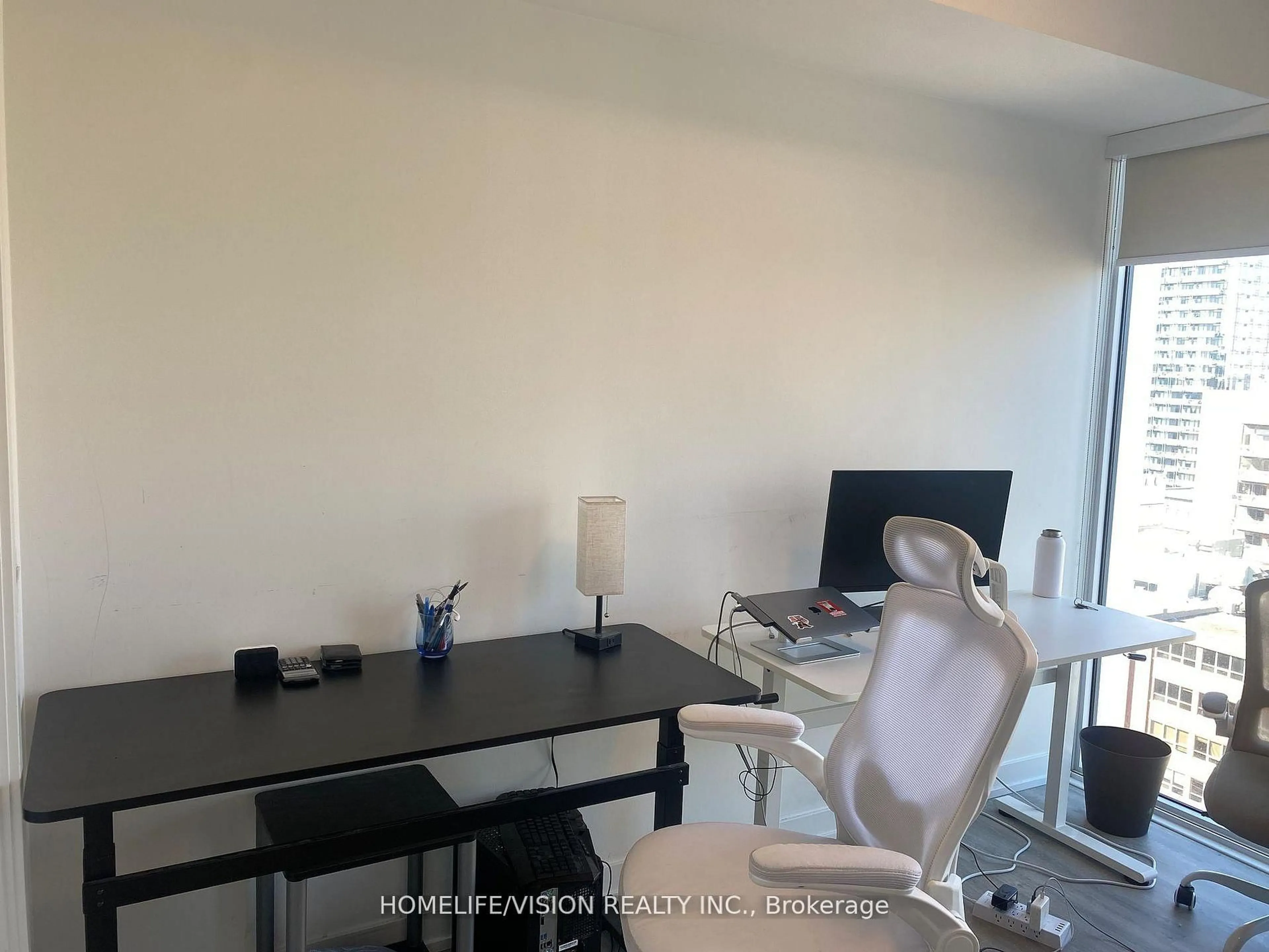 A pic of a room for 158 Front St #1418, Toronto Ontario M5A 0K9