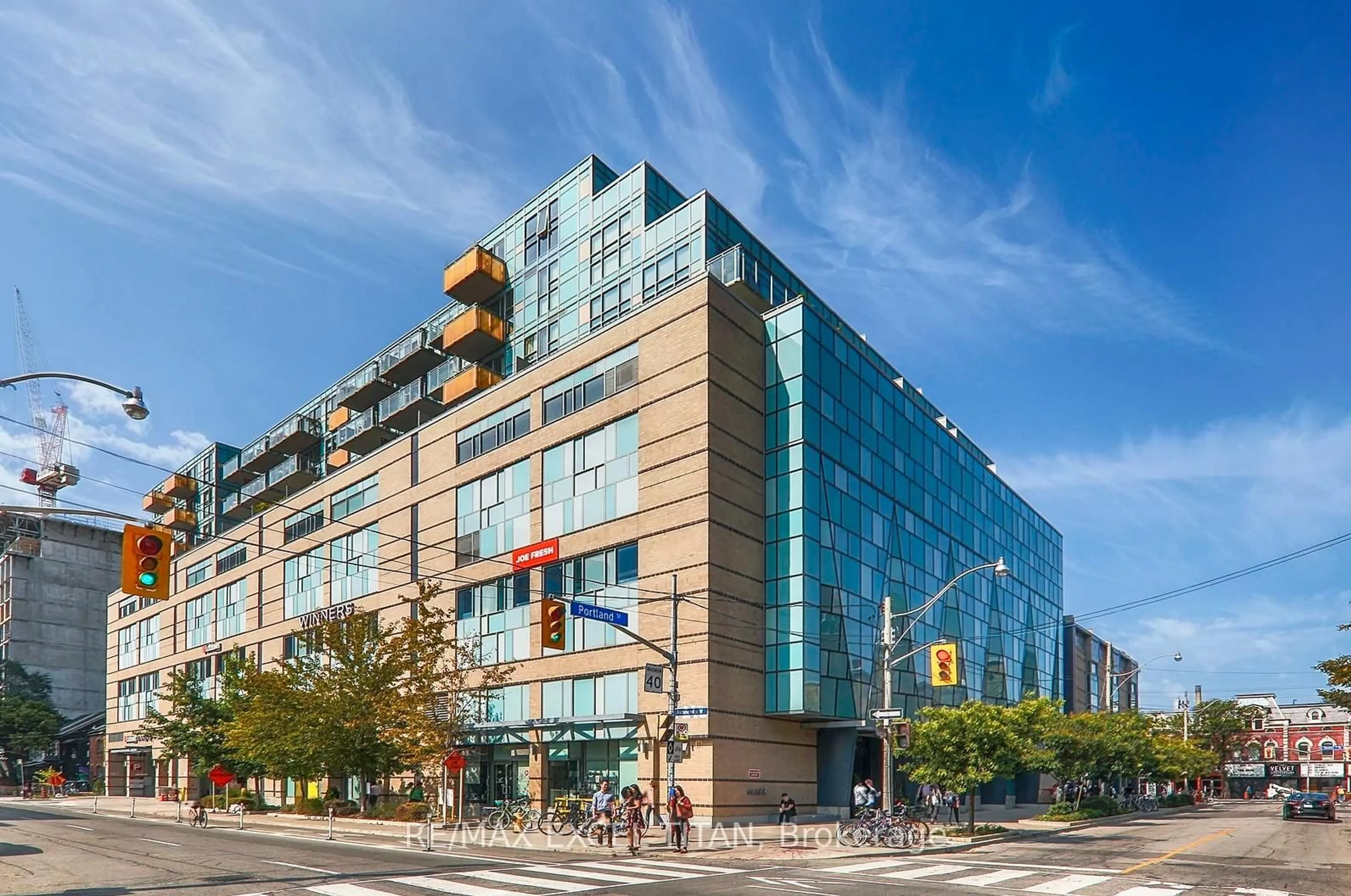 Unknown for 156 Portland St #417, Toronto Ontario M5V 0G1