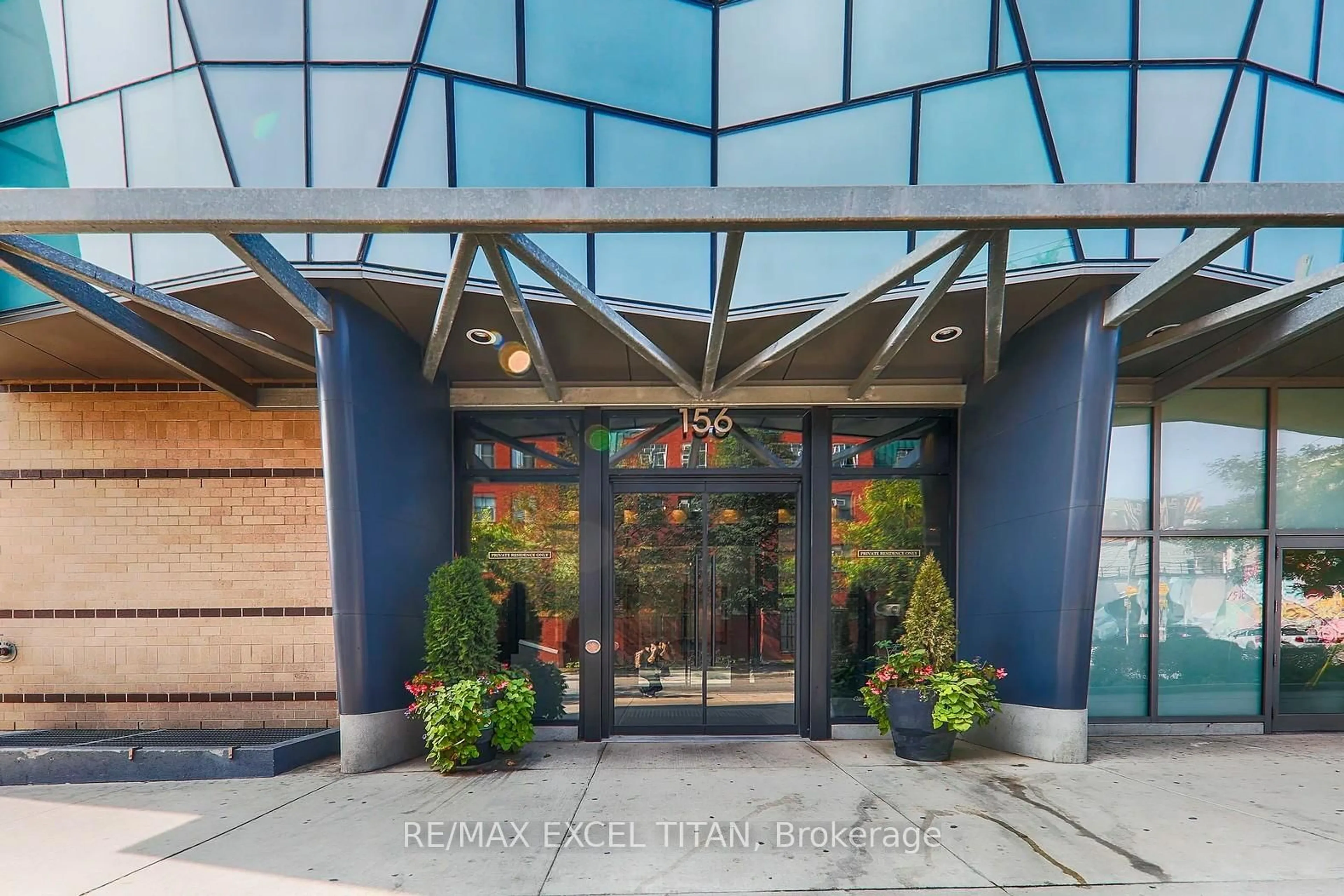 Unknown for 156 Portland St #417, Toronto Ontario M5V 0G1
