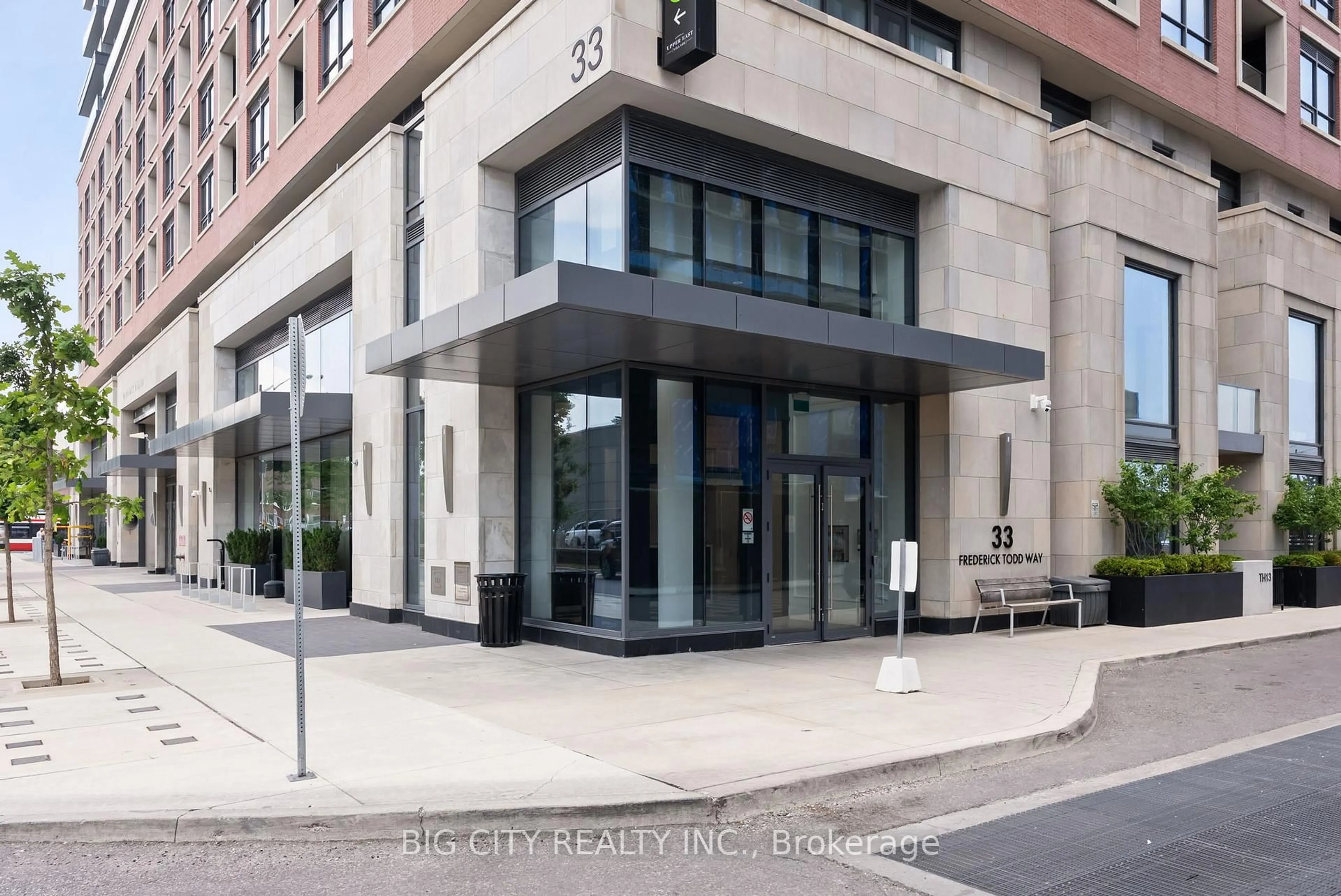 Indoor foyer for 33 Frederick Todd Way #618, Toronto Ontario M4G 0C9