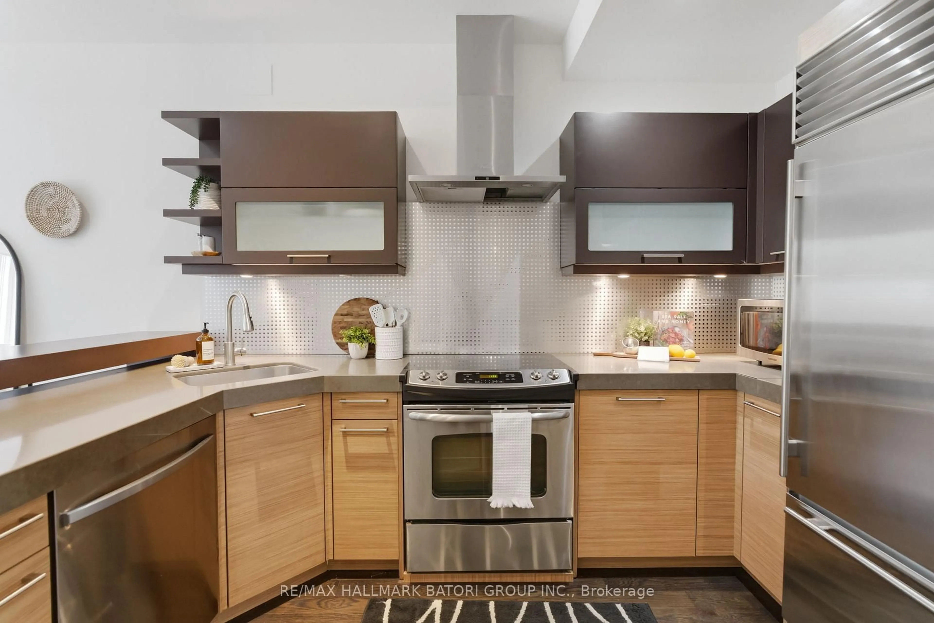 Contemporary kitchen, ceramic/tile floor for 24A Oxton Ave, Toronto Ontario M5P 1L9