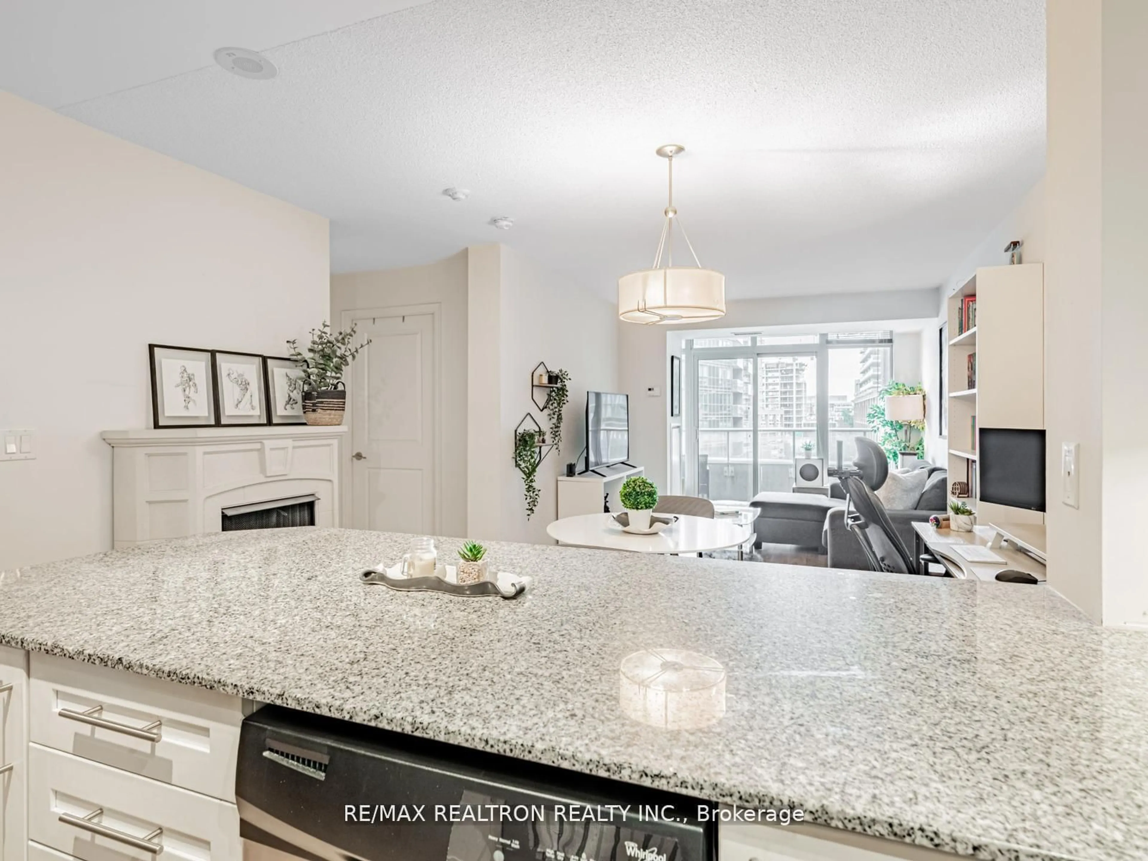 Open concept kitchen, ceramic/tile floor for 85 East Liberty St #716, Toronto Ontario M6K 3R4