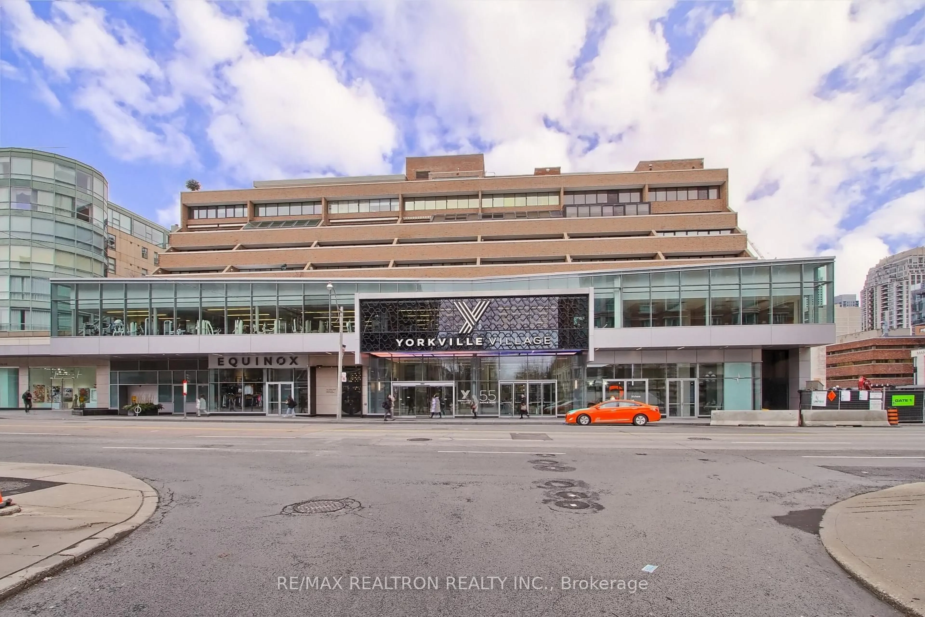 Unknown for 55A Avenue Rd #406, Toronto Ontario M5R 2G3