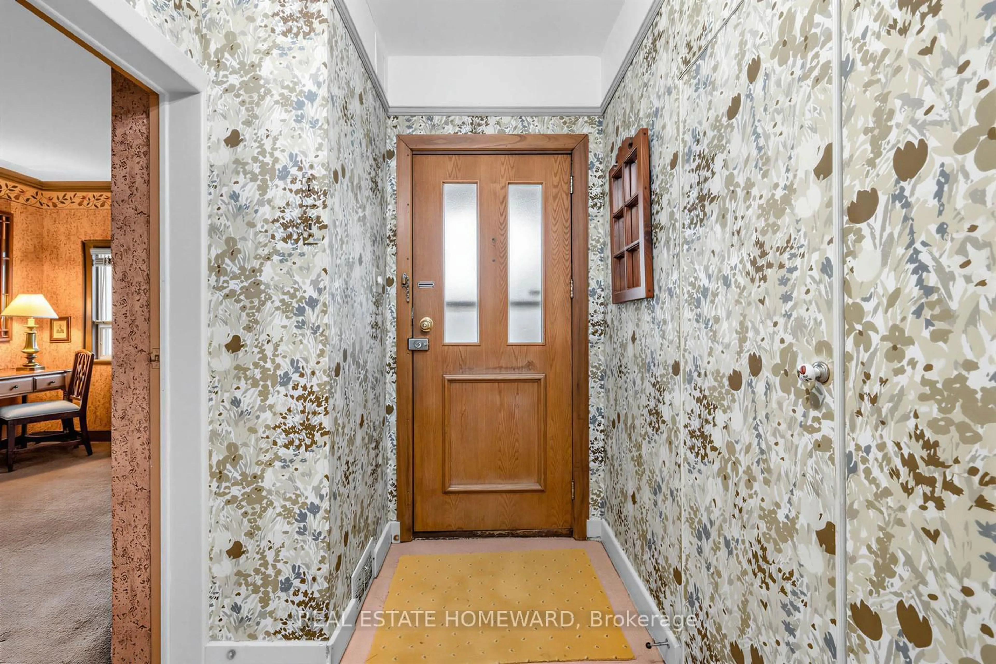 Indoor entryway for 228 Pemberton Ave, Toronto Ontario M2M 1Y8