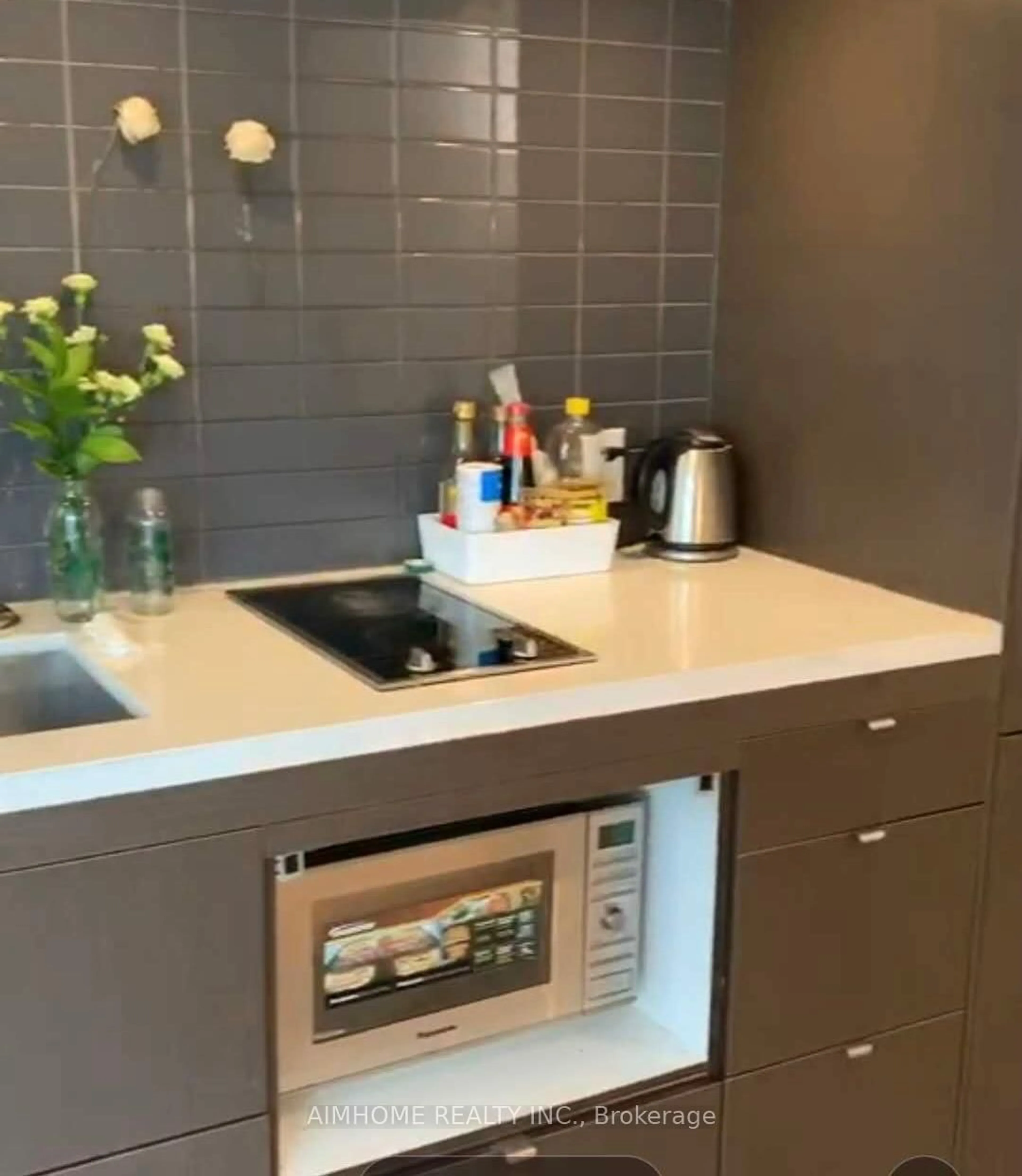 Standard kitchen, unknown for 155 Yorkville Ave #805, Toronto Ontario M5R 0B4