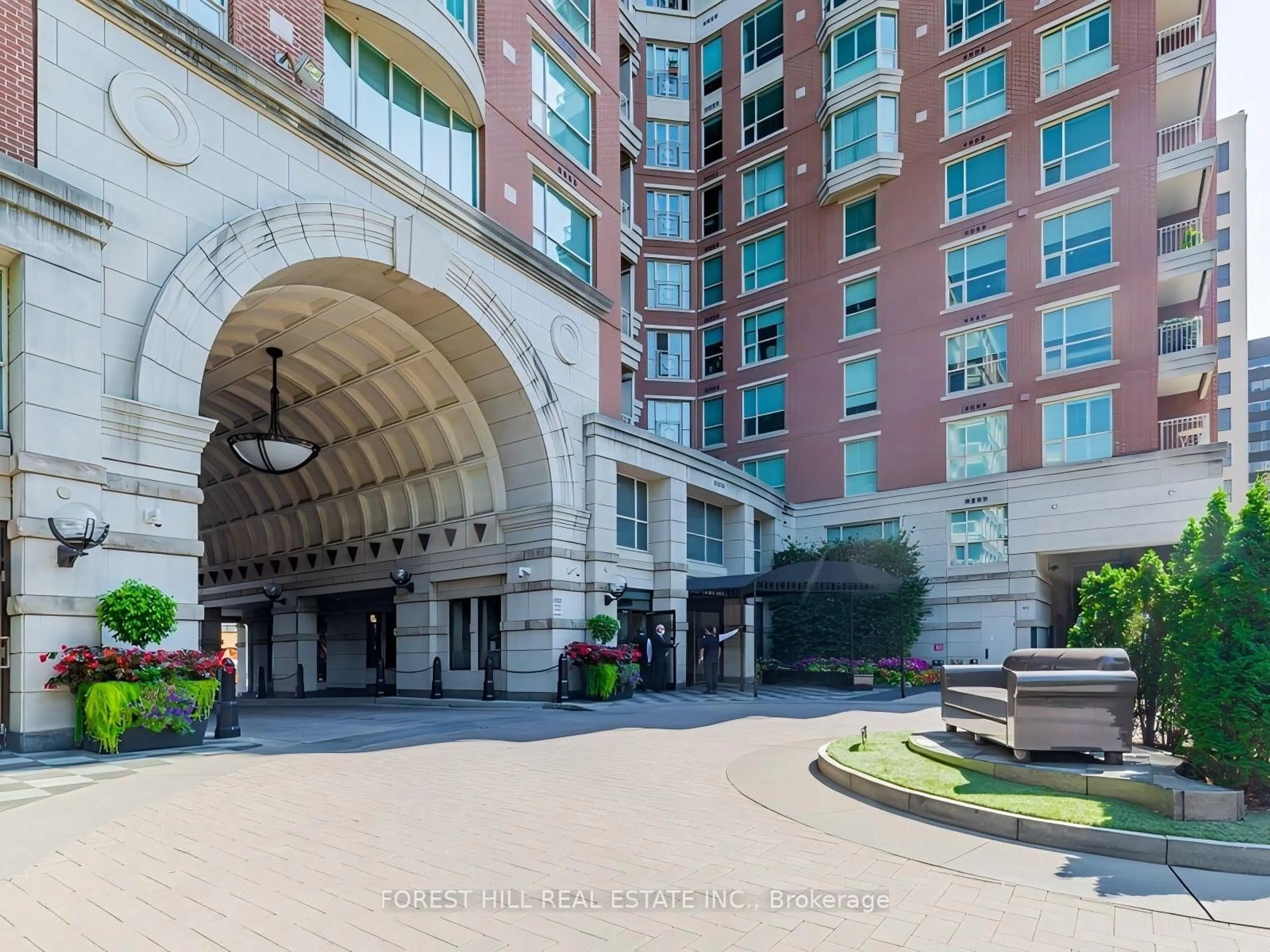 Indoor foyer for 38 Avenue Rd #2002, Toronto Ontario M5R 2G2